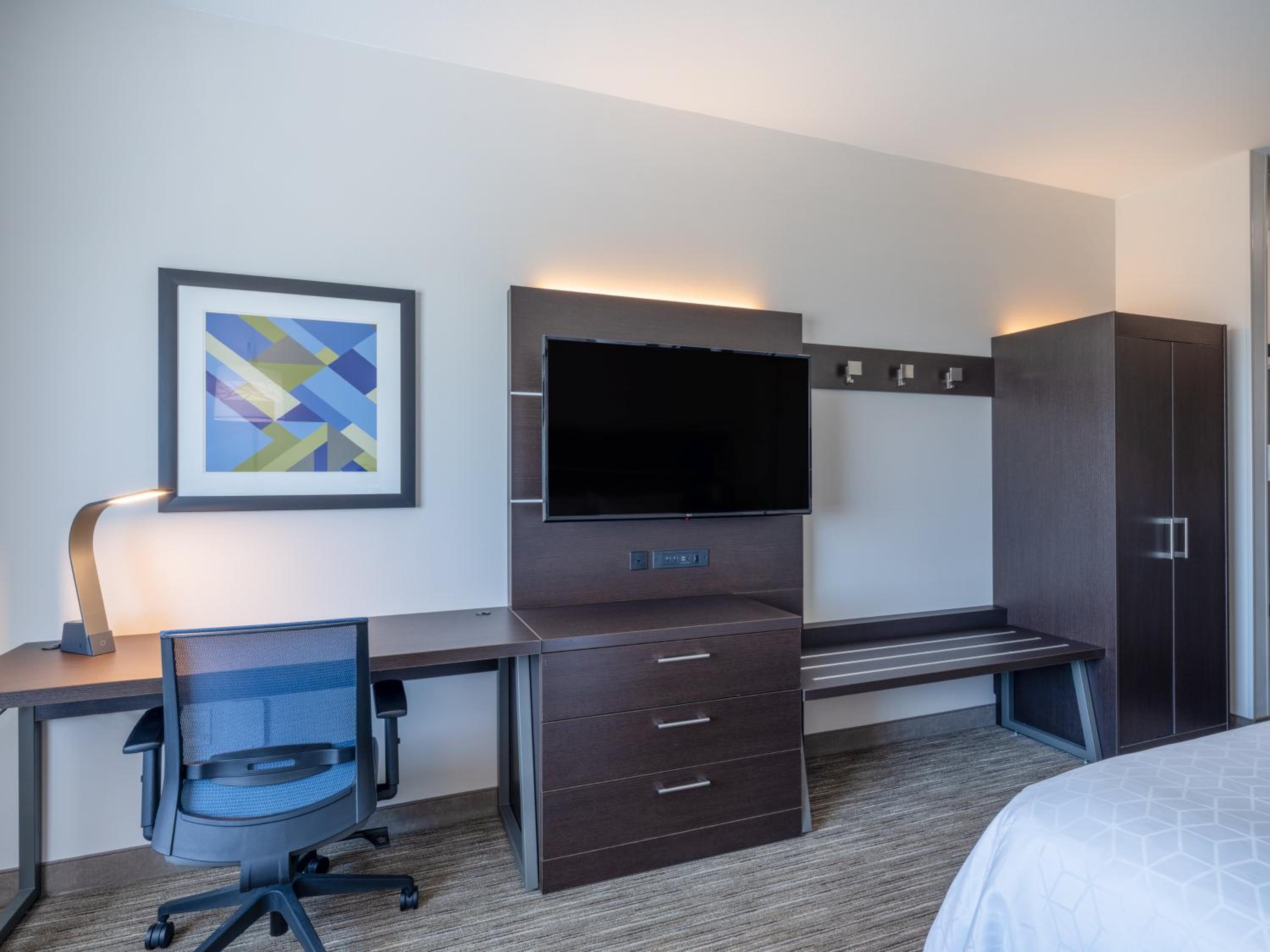 Standard King Room - Photo 6