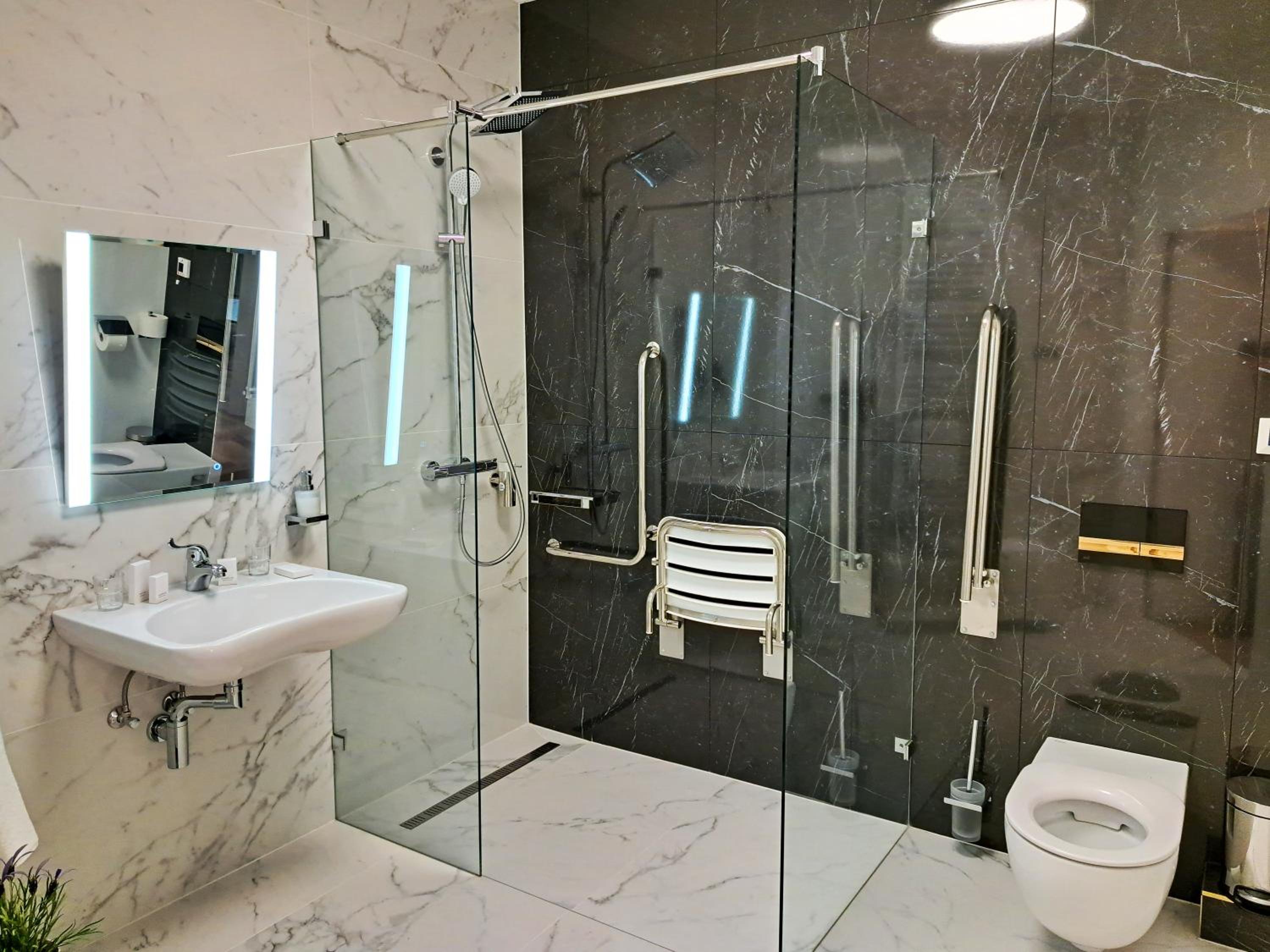 One-Bedroom Suite photo 2