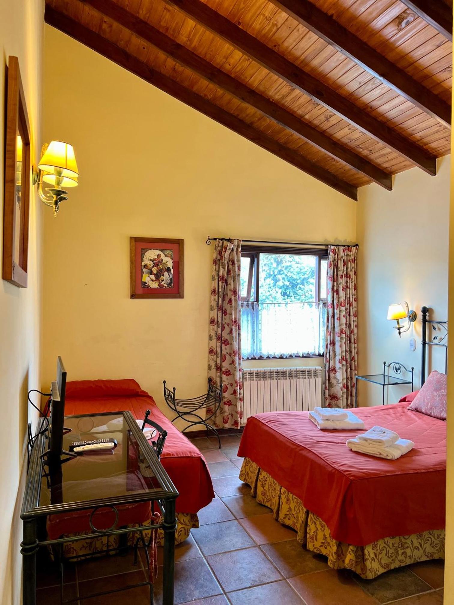 Double or Twin Room photo 3