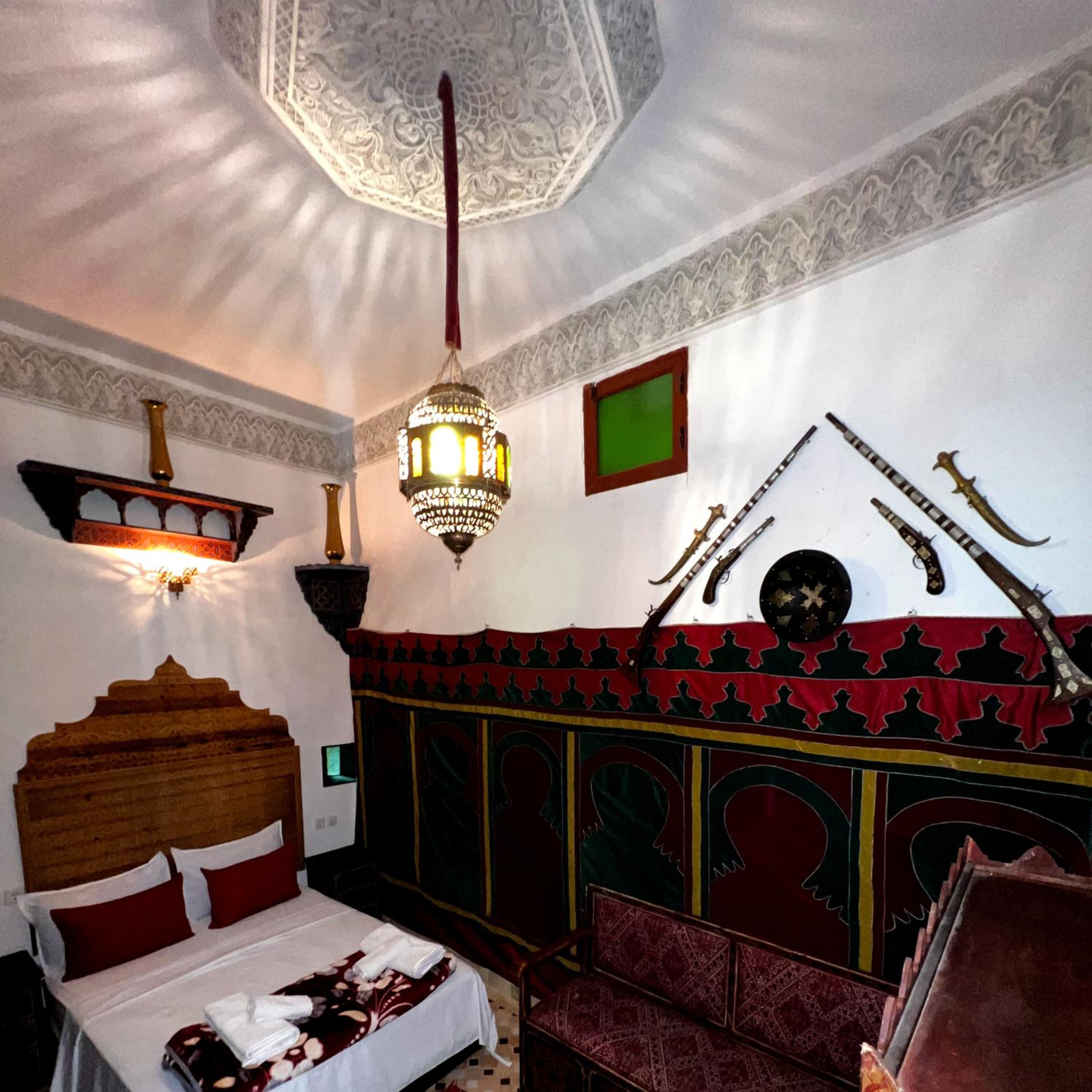 Double Room with Private Bathroom - Photo 2