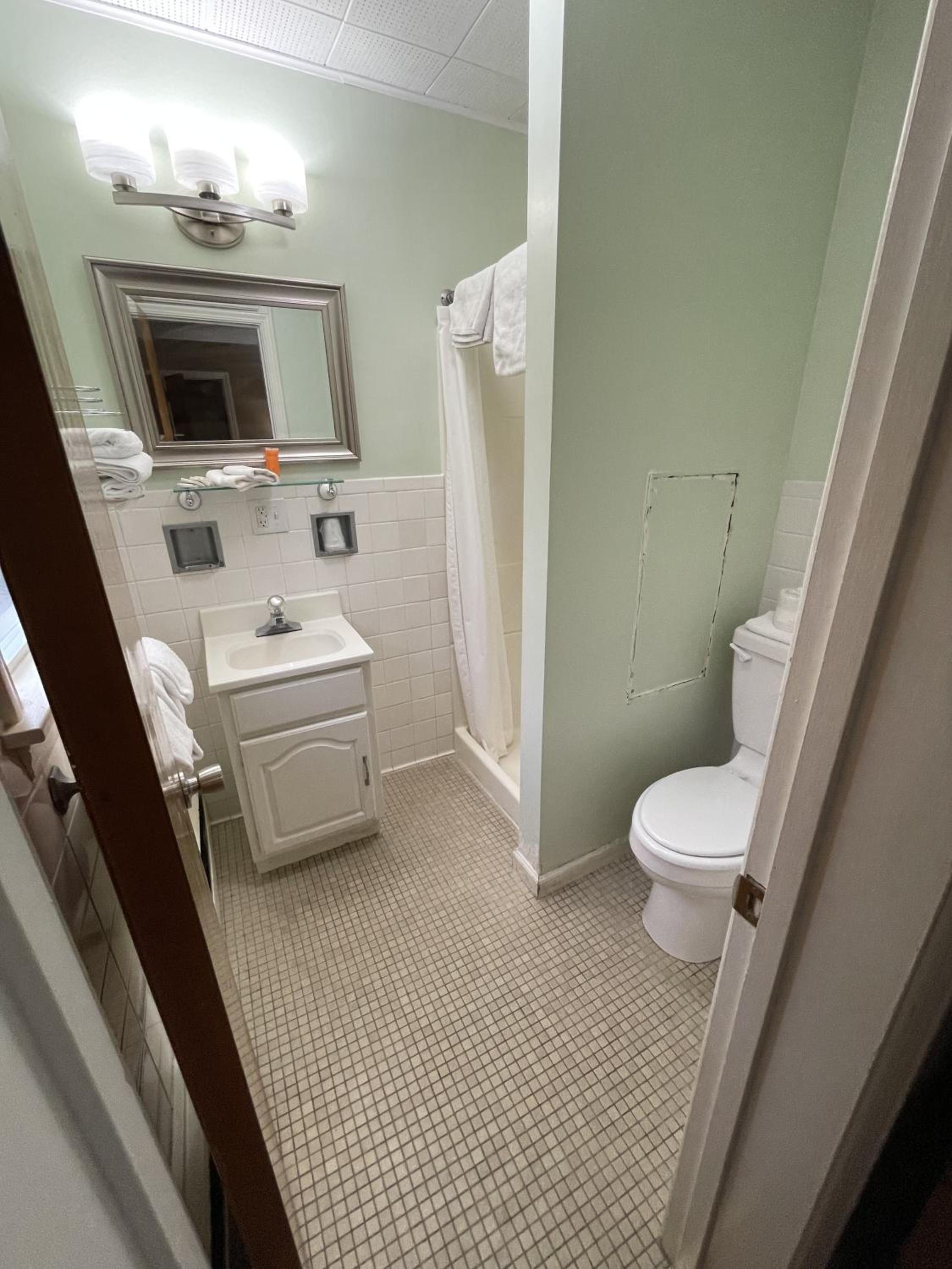 Queen Room photo 3