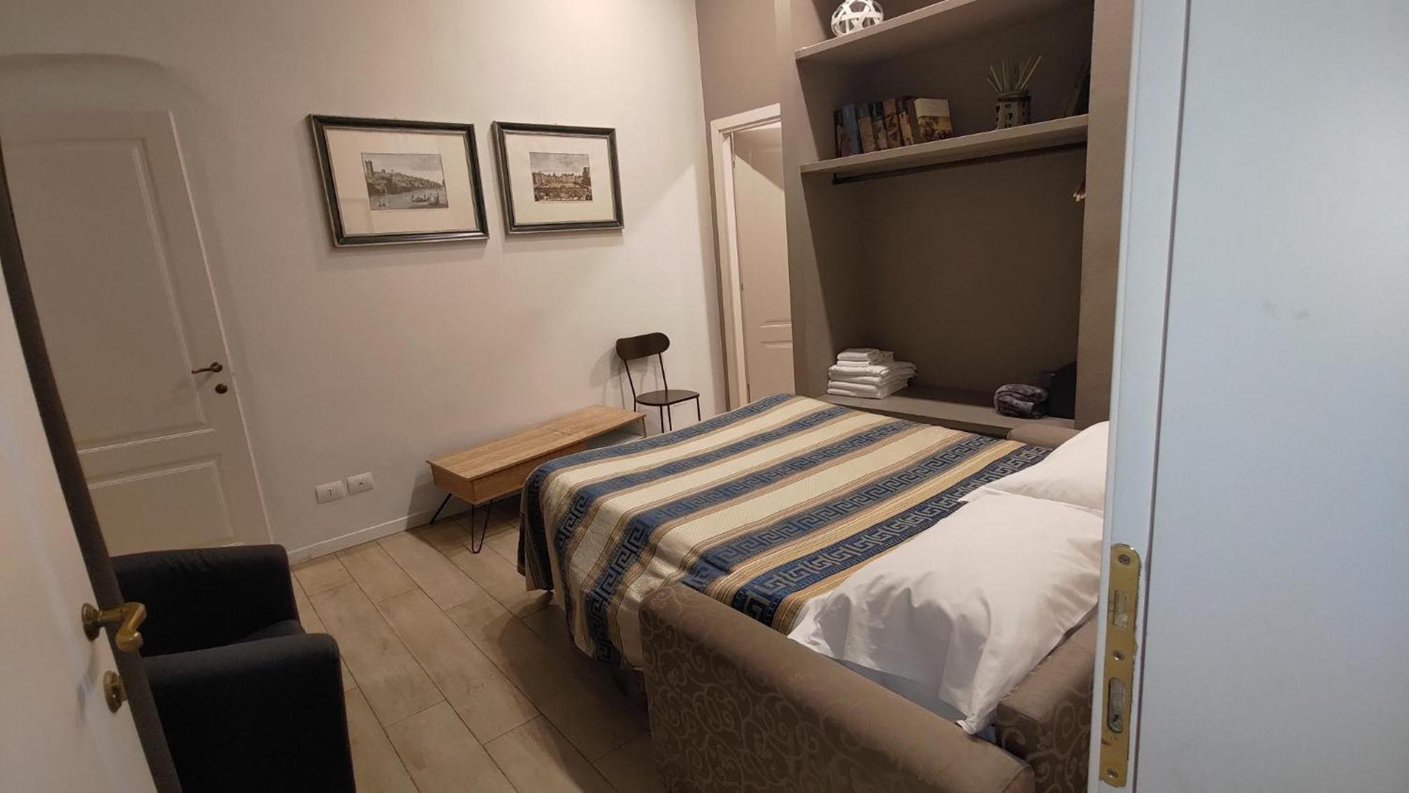 Family Room with Private Bathroom photo 2