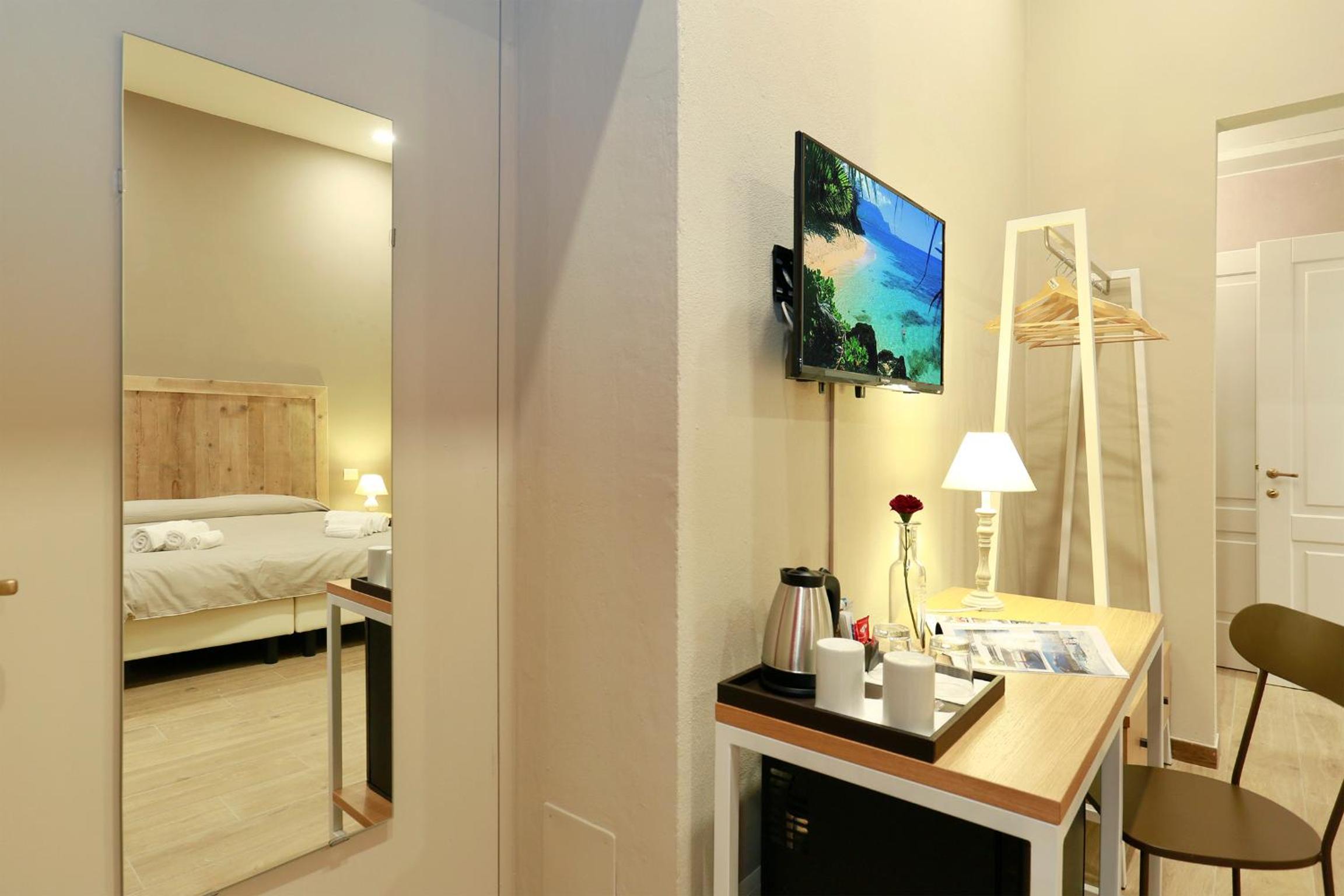 Large Double or Twin Room photo 1