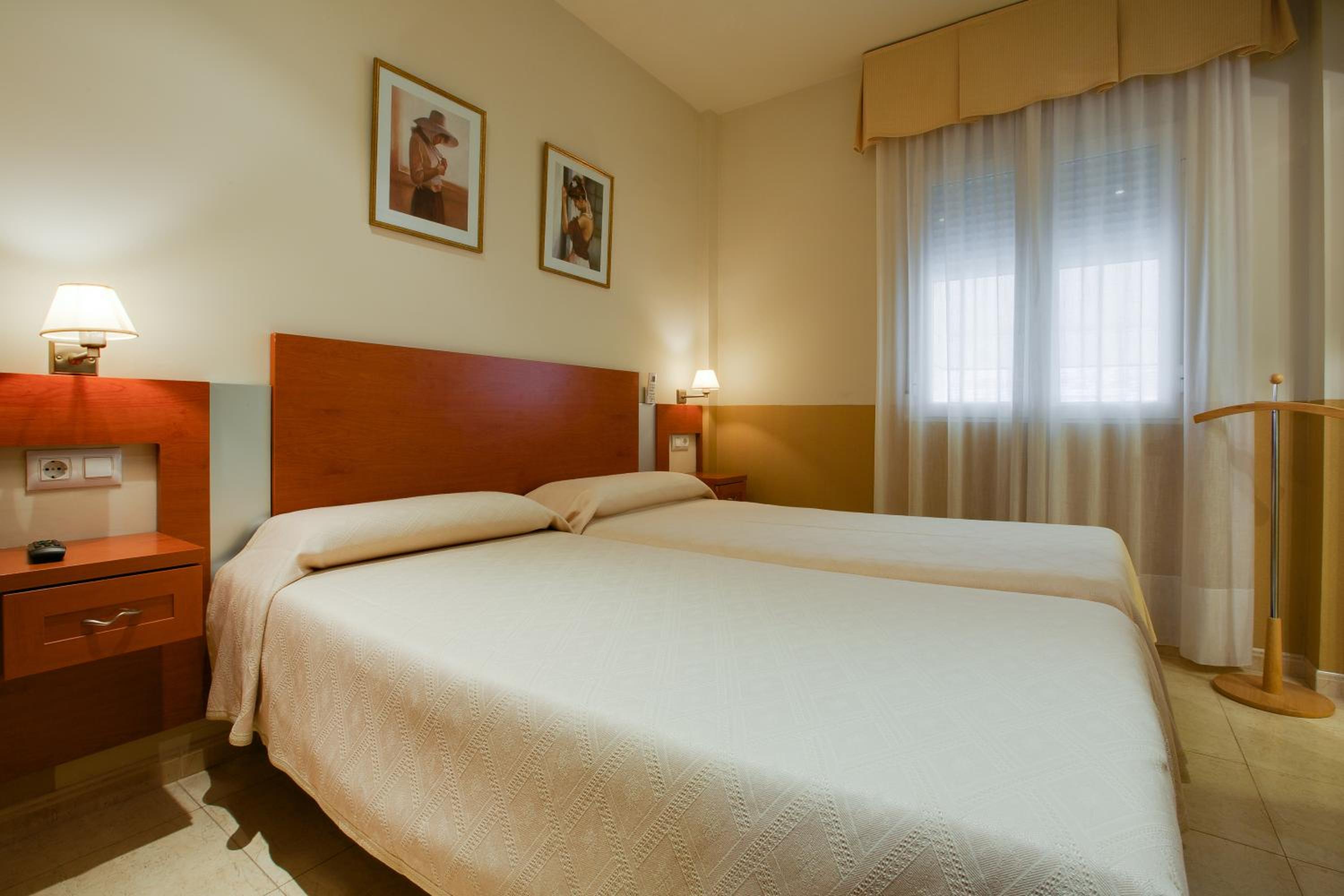 Double or Twin Room photo 2
