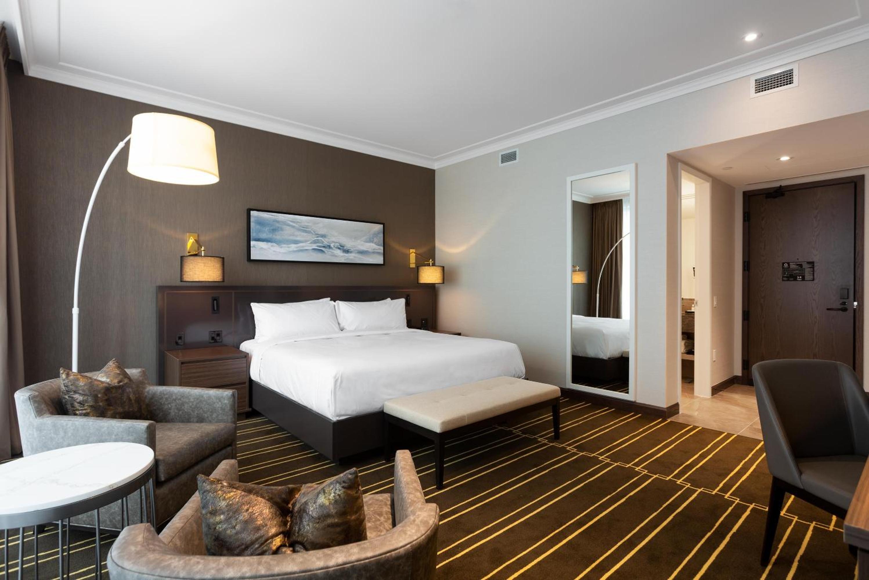 Classic Room - 1 King Bed thumbnail 6