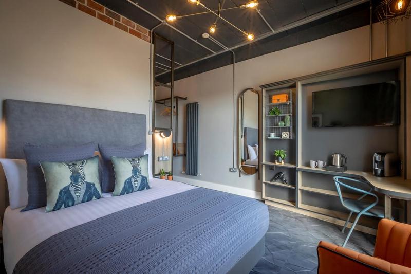 Sleep67 Double Room (in room continental breakfast)