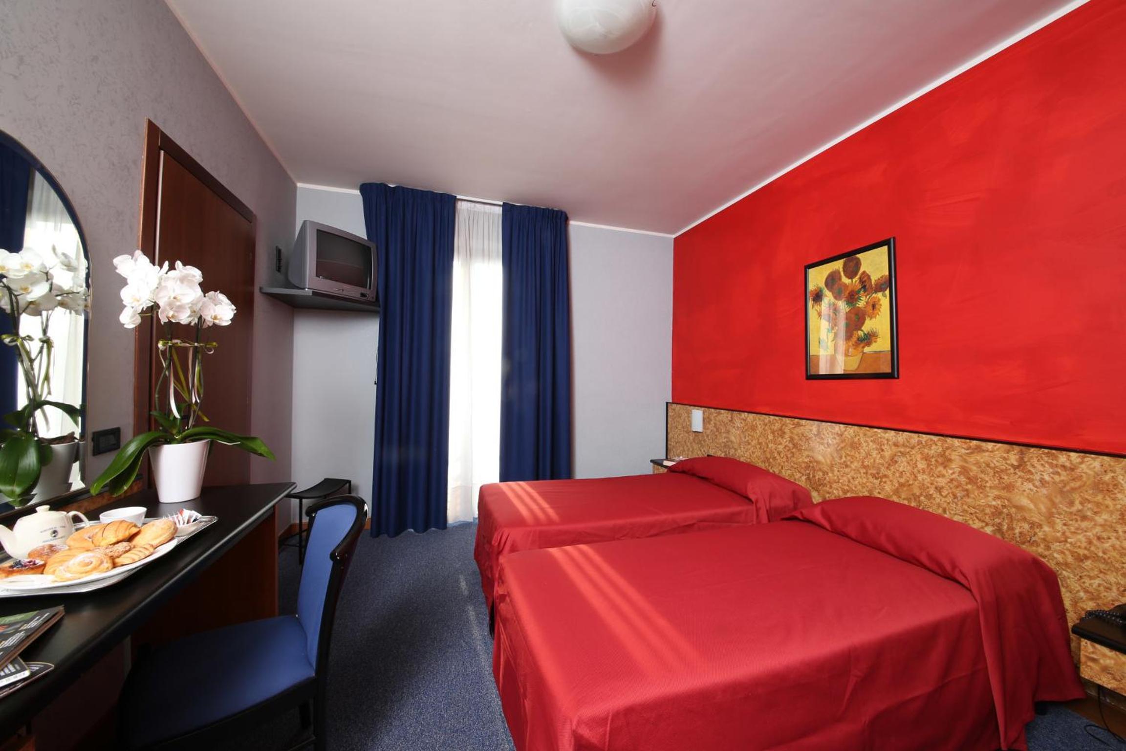 Economy Double or Twin Room photo 3