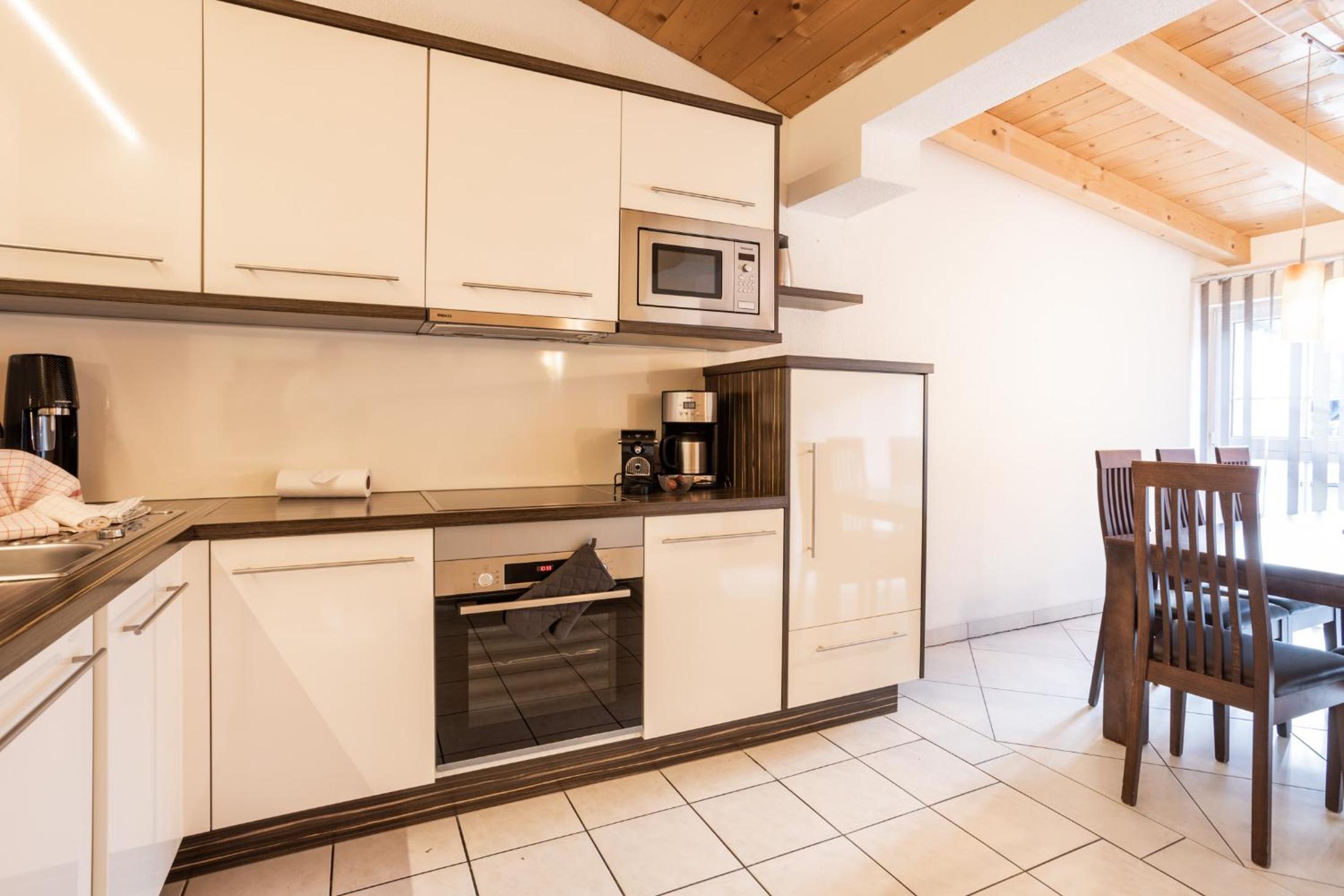 Penthouse-Two Bedroom-Apartment - Photo 10