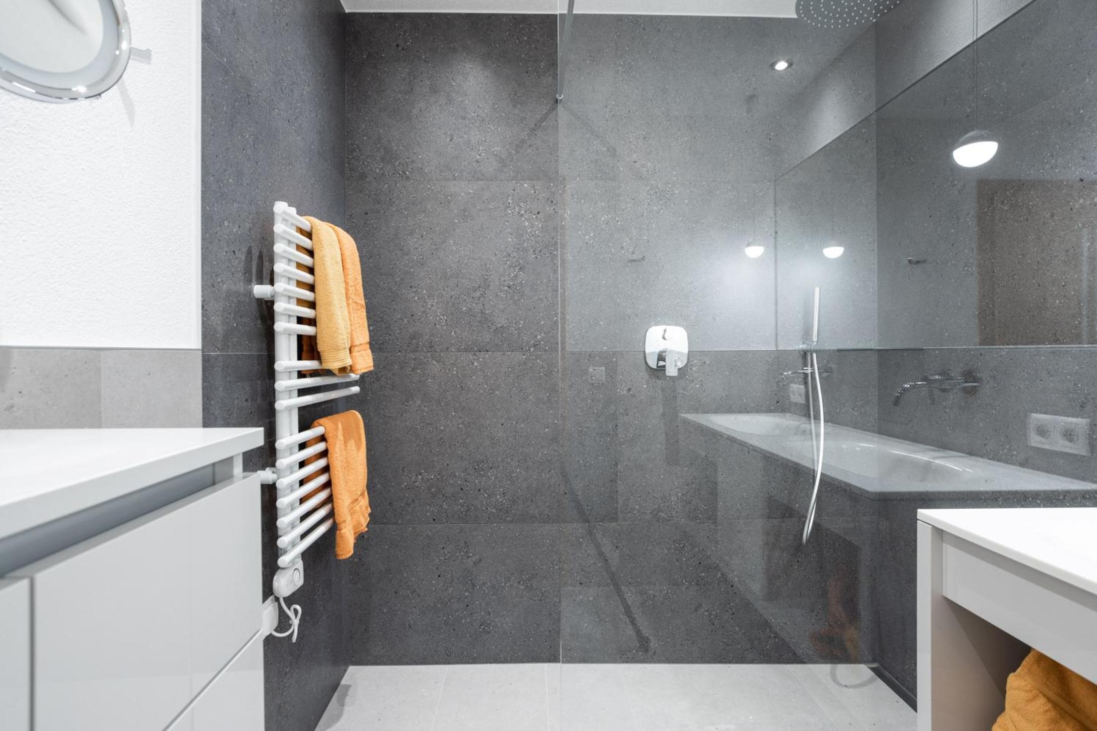 Superior Three-Bedroom Apartment - Photo 9