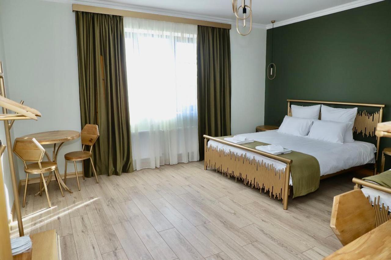 Suite with Spa Bath photo 3