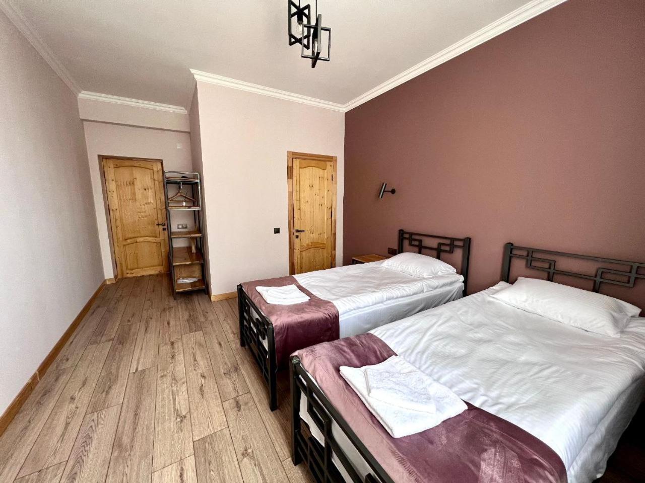 Twin Room with Private Bathroom photo 1