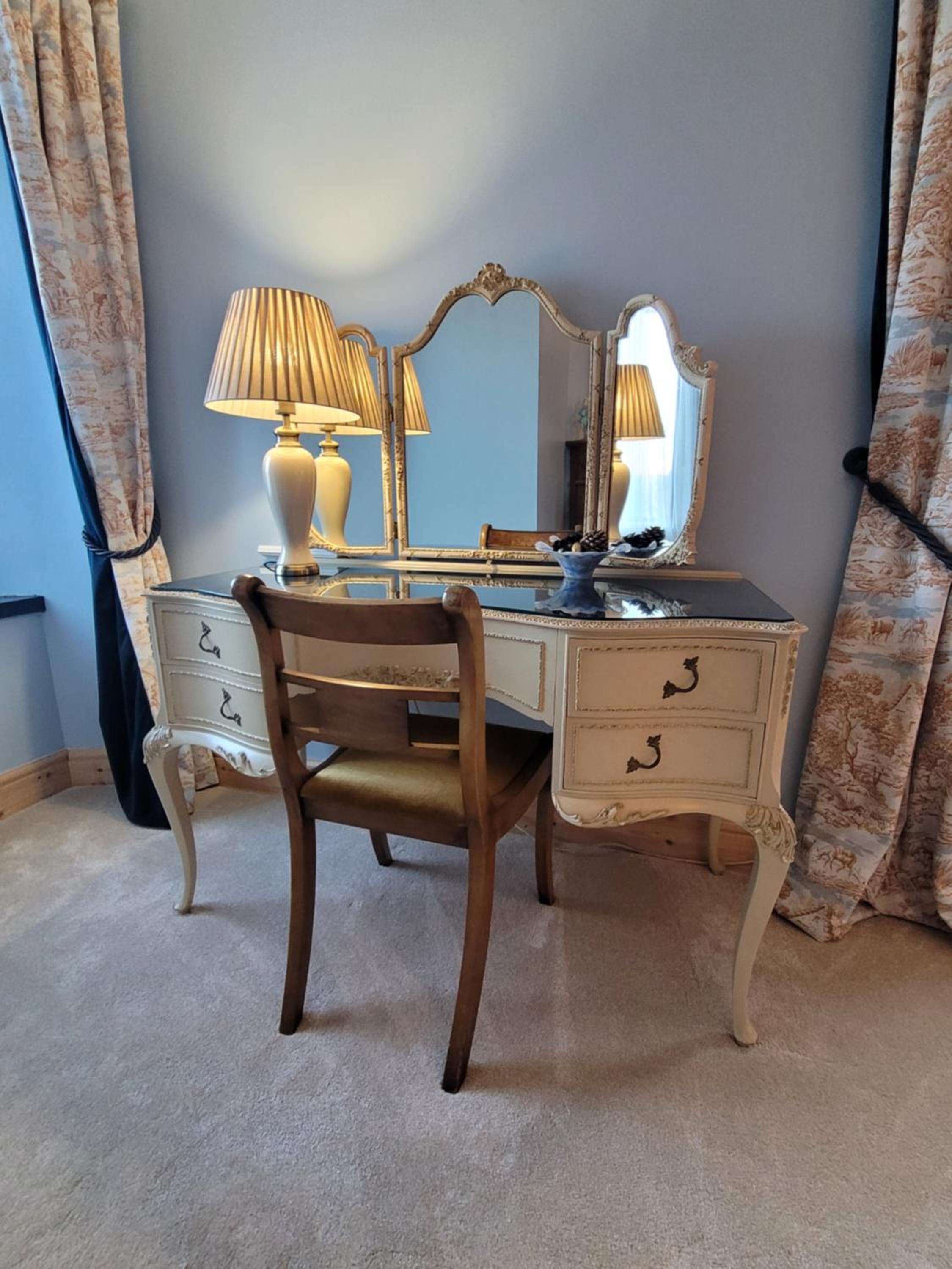 Deluxe King Room - Photo 5