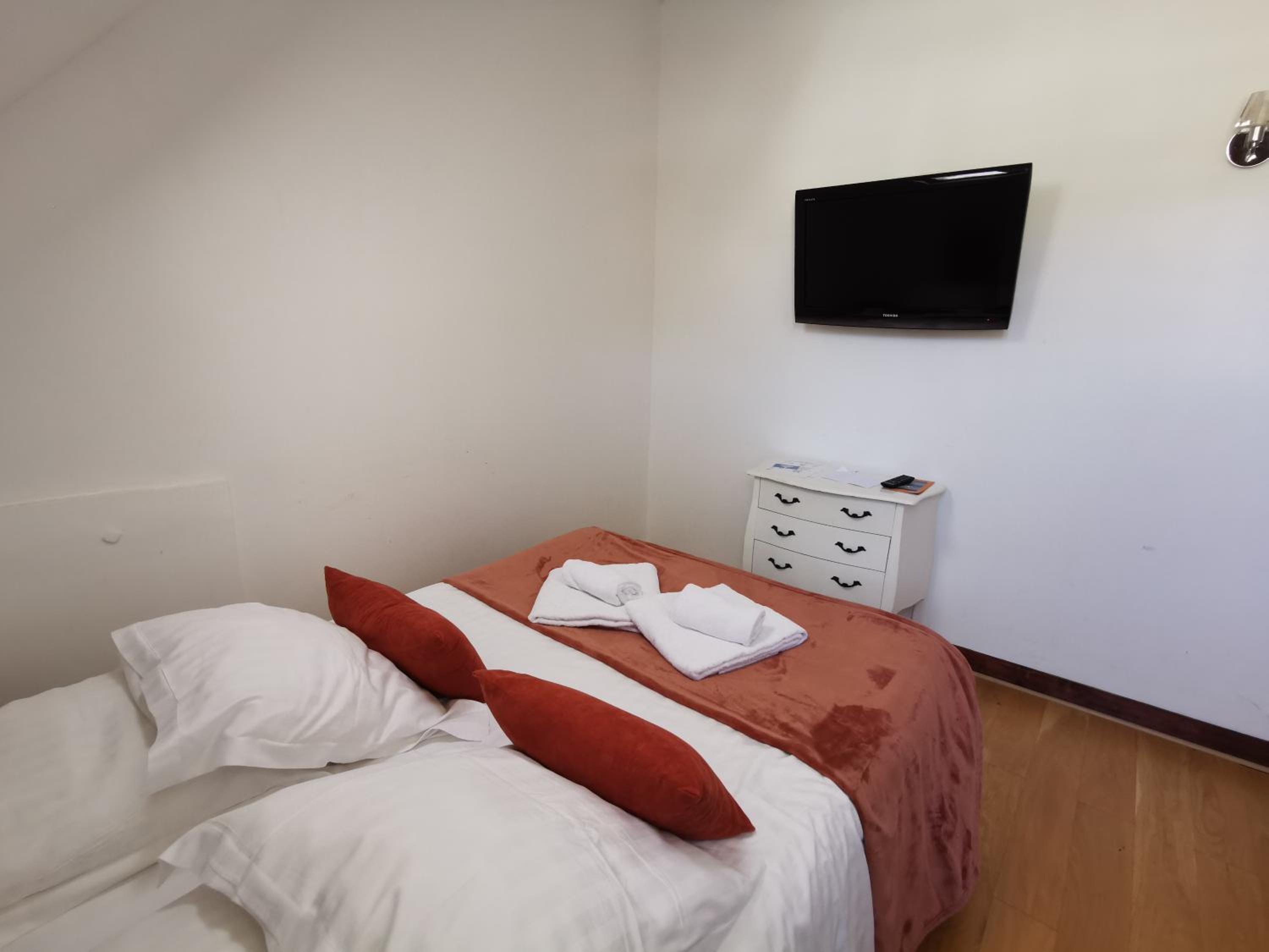Double Room with Shower photo 3