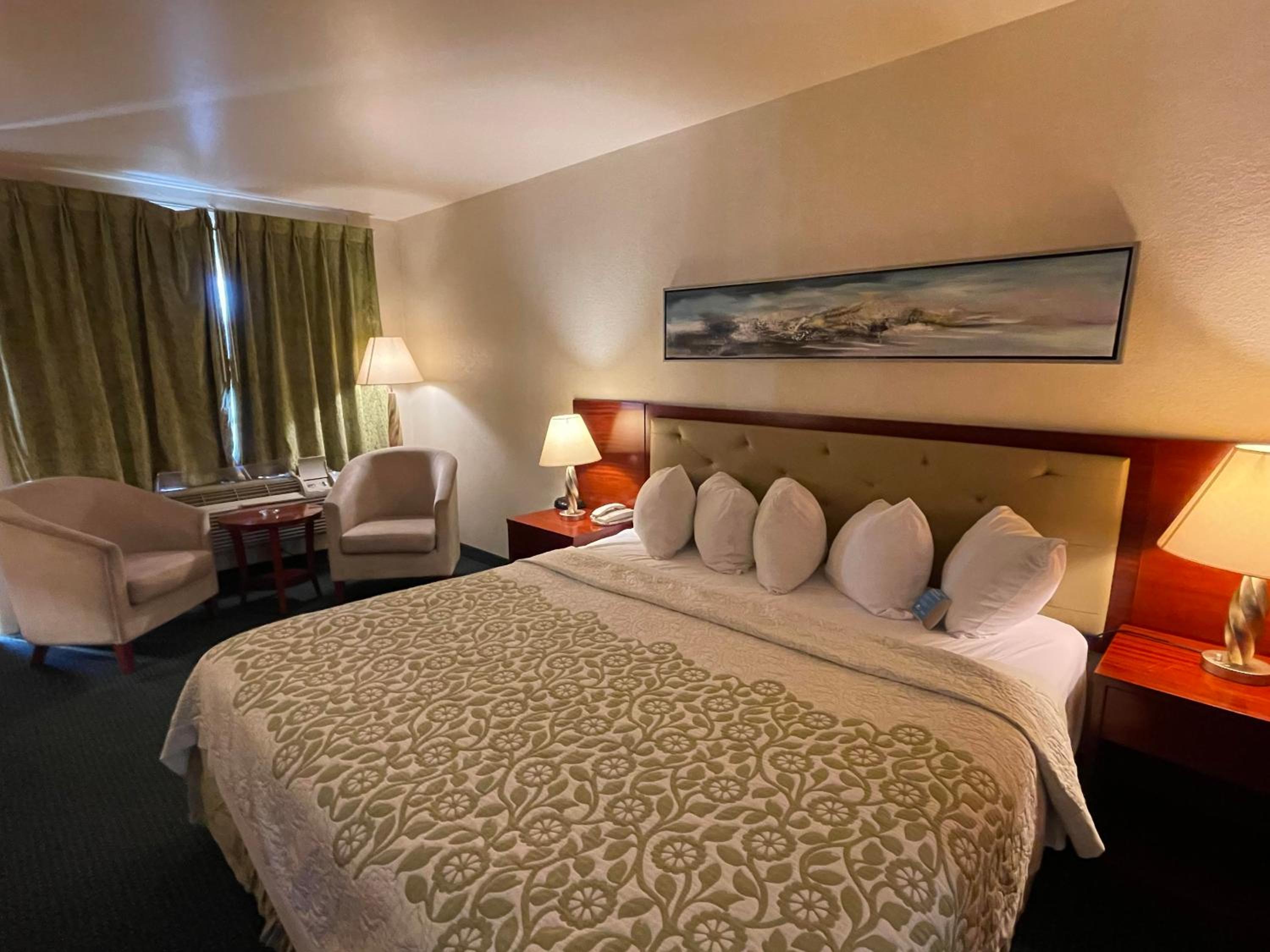 King Room - Disability Access/Non-Smoking photo 1