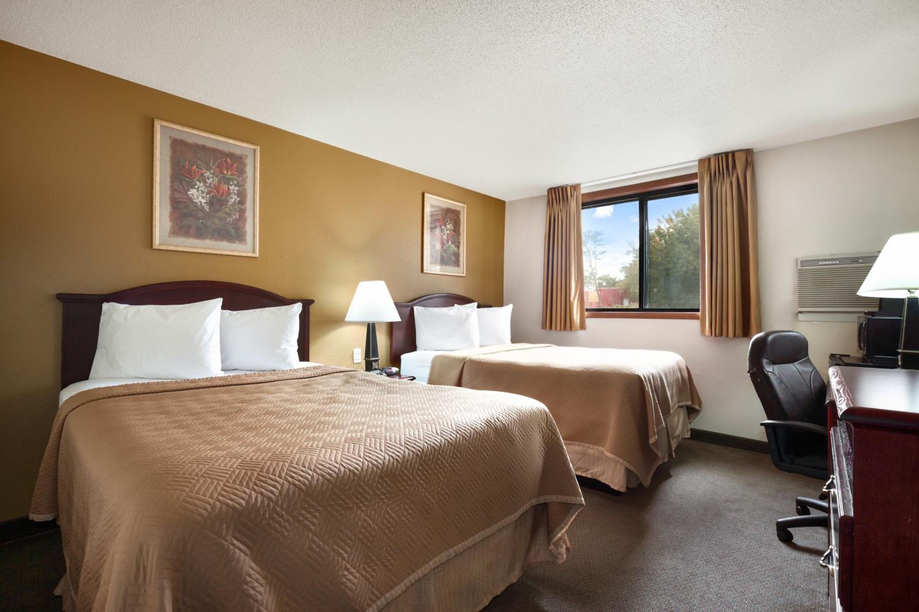 Double Room with Two Double Beds - Non-Smoking/Upper Floor - Photo 7