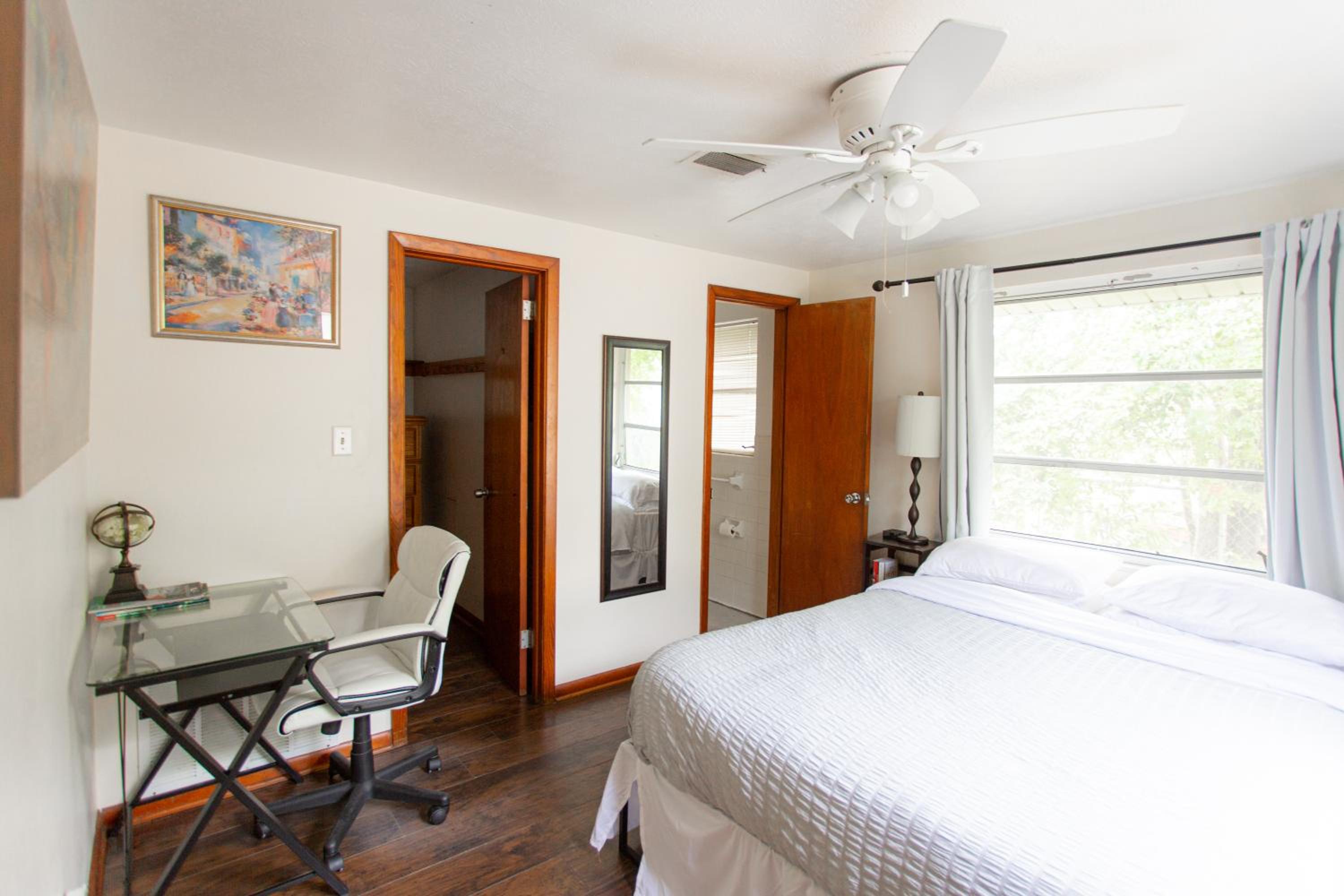 One-Bedroom House photo 1