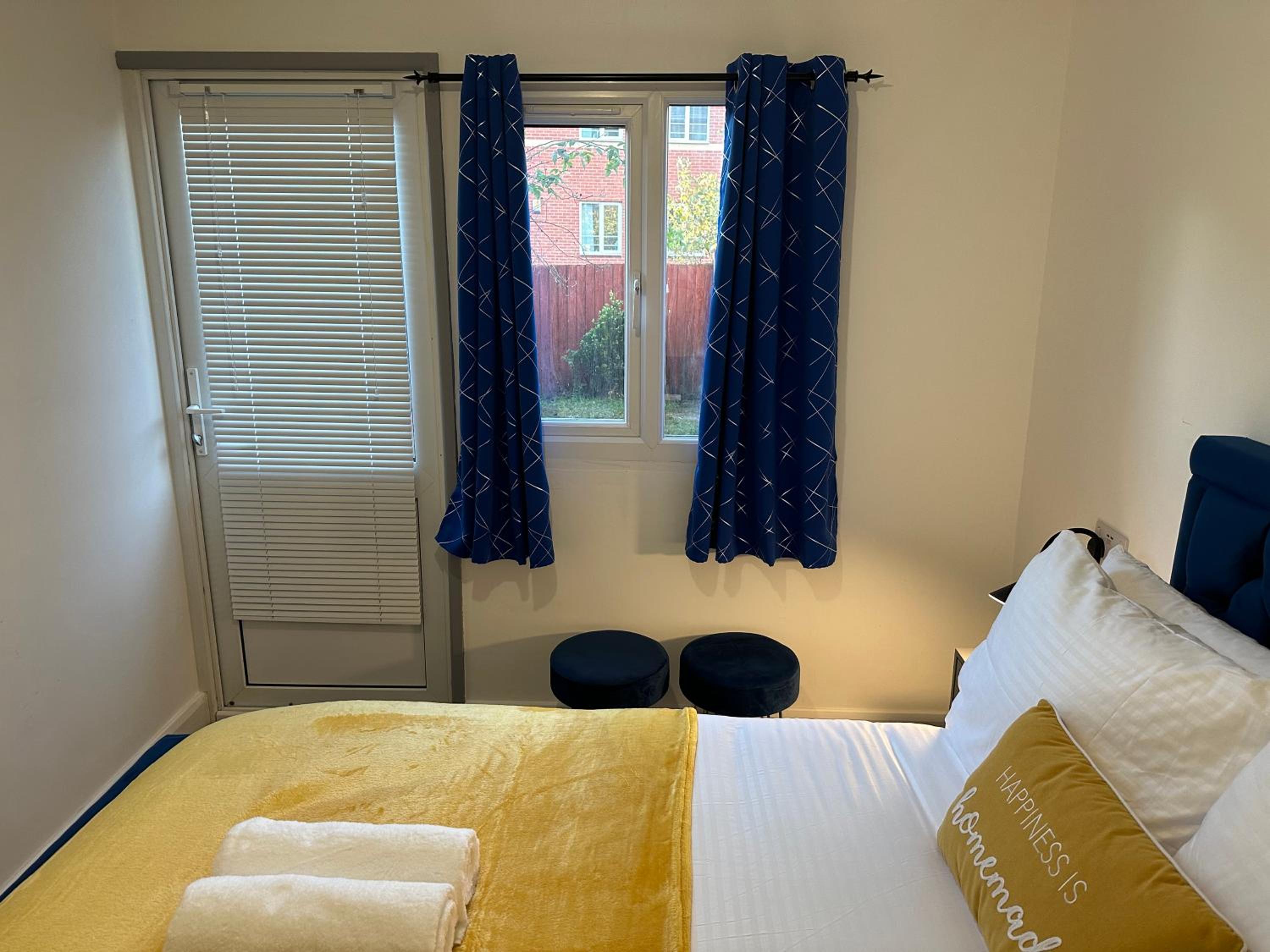 One-Bedroom Apartment - Photo 3