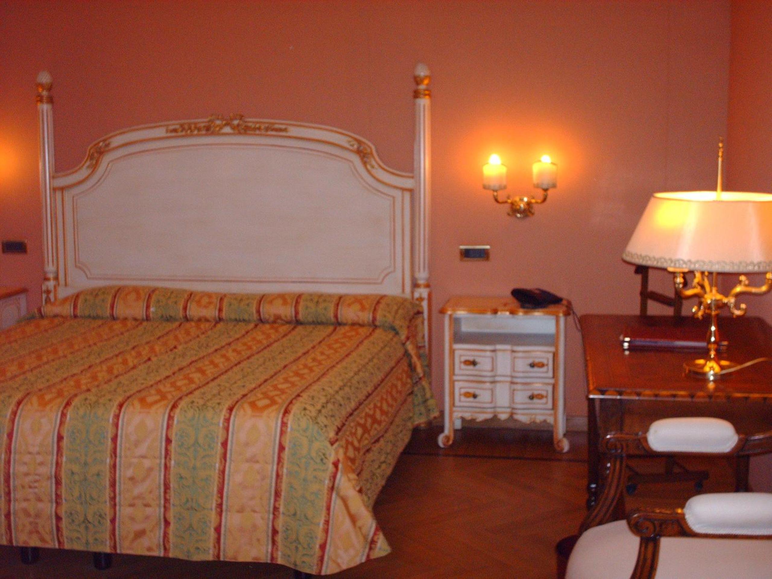 Double Room - Photo 5