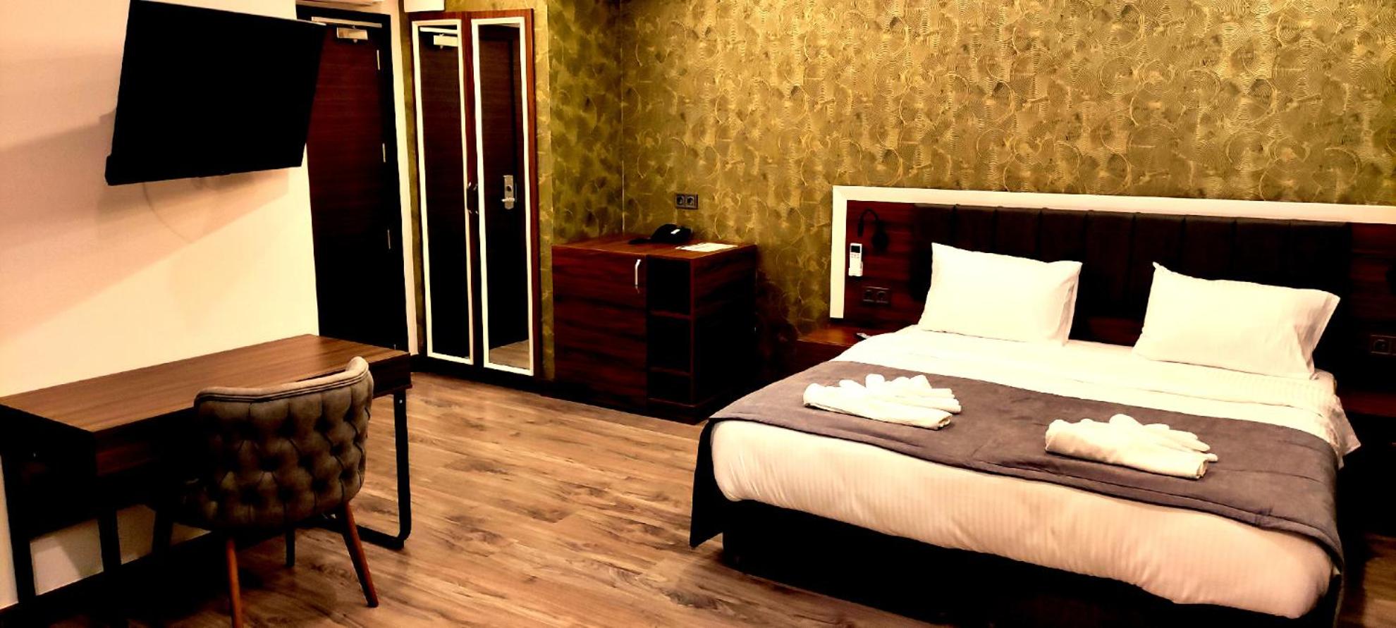 Deluxe Junior Suite - Photo 1
