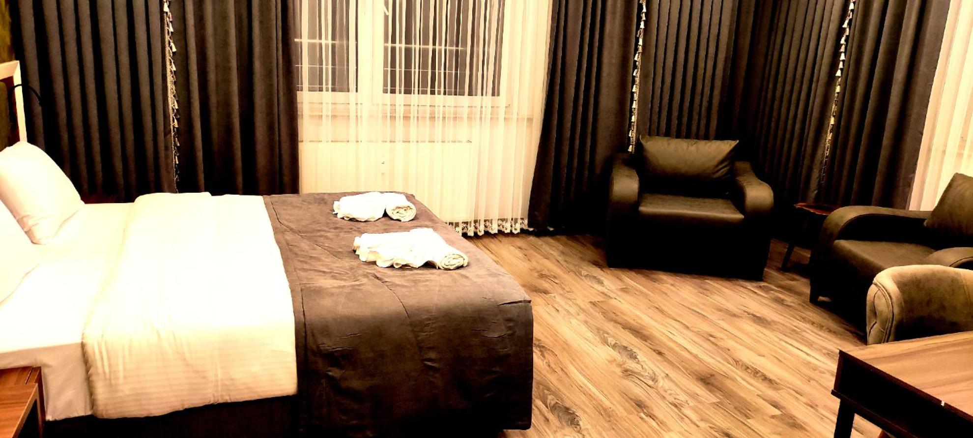 Deluxe Junior Suite - Photo 4