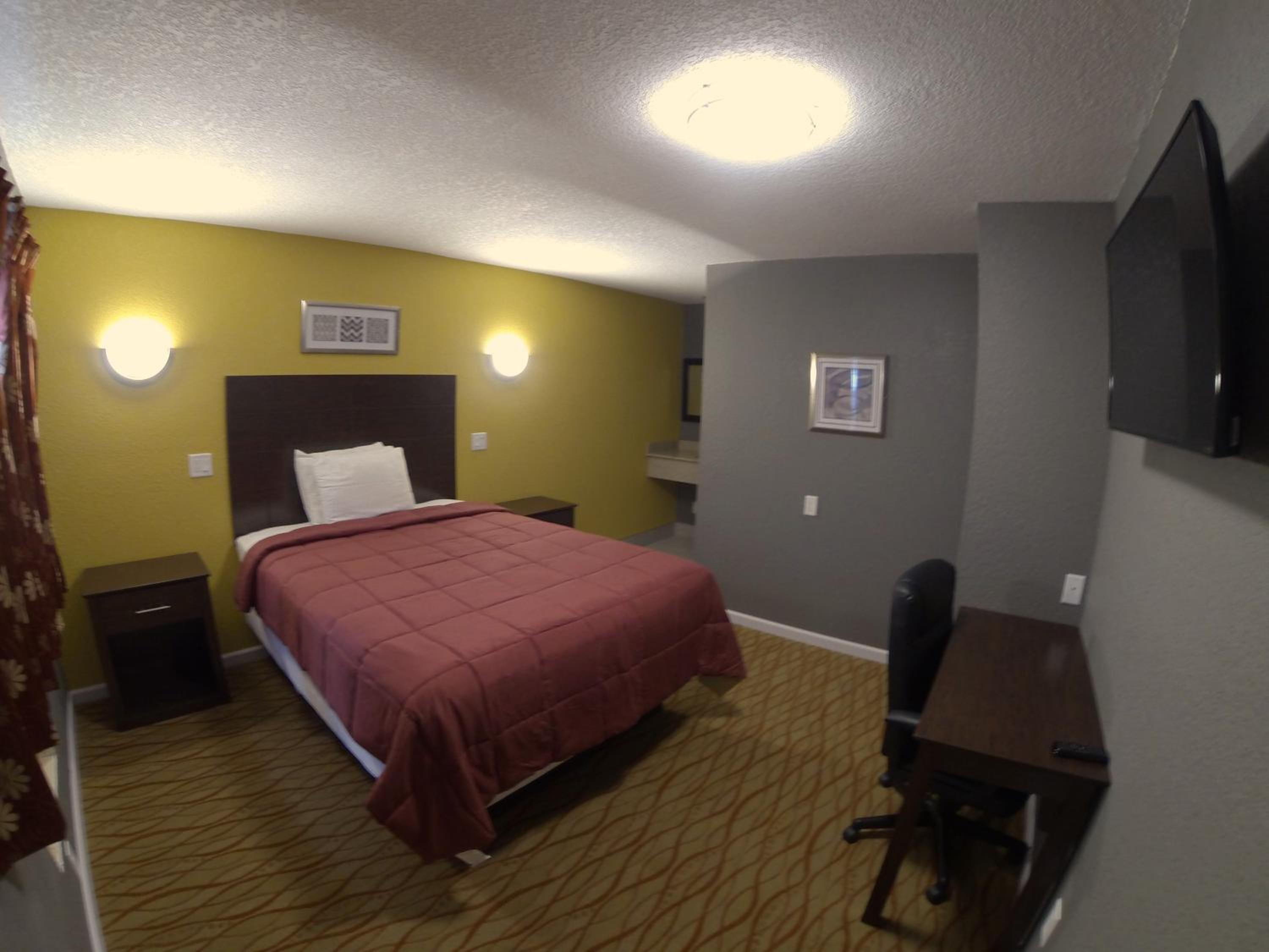 Queen Room - Non-Smoking