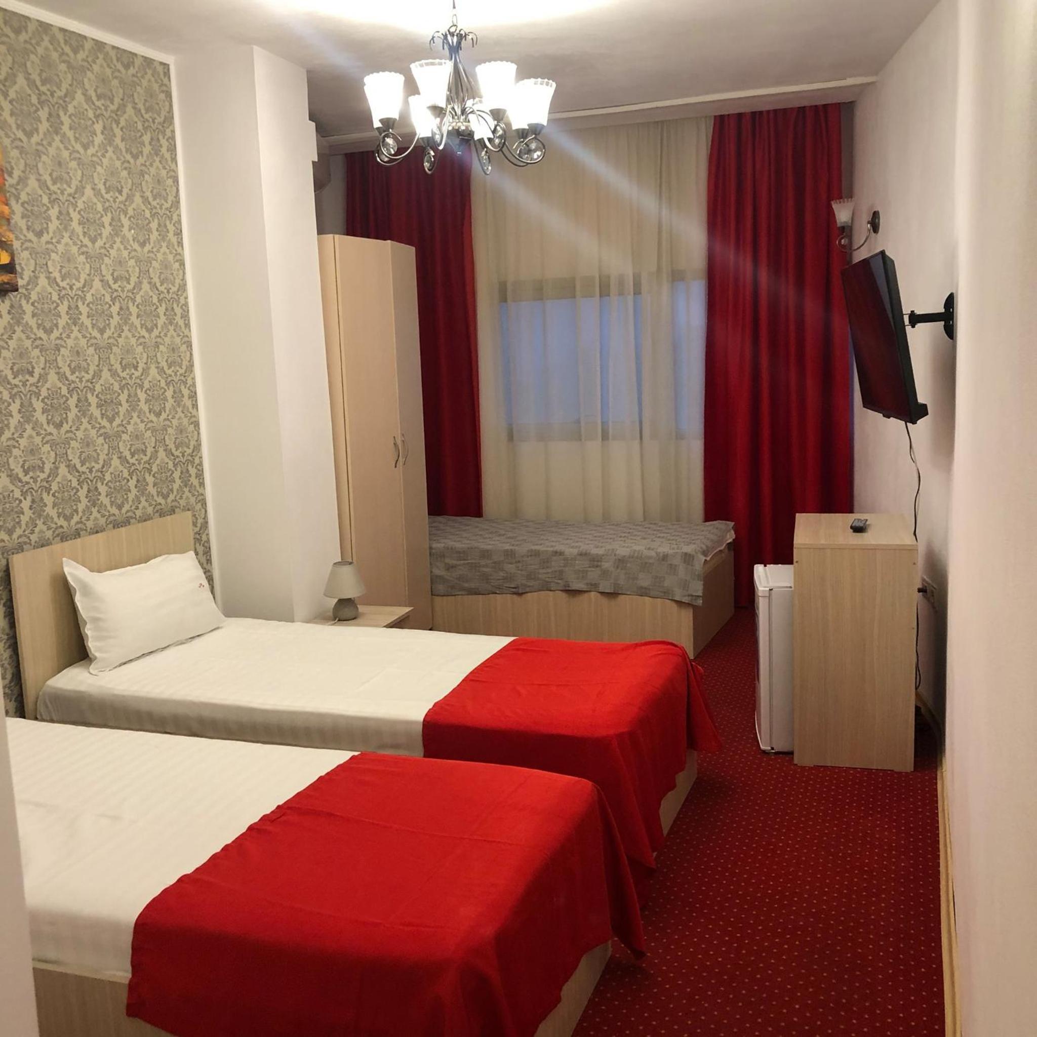 Triple Room with Private Bathroom - Photo 31