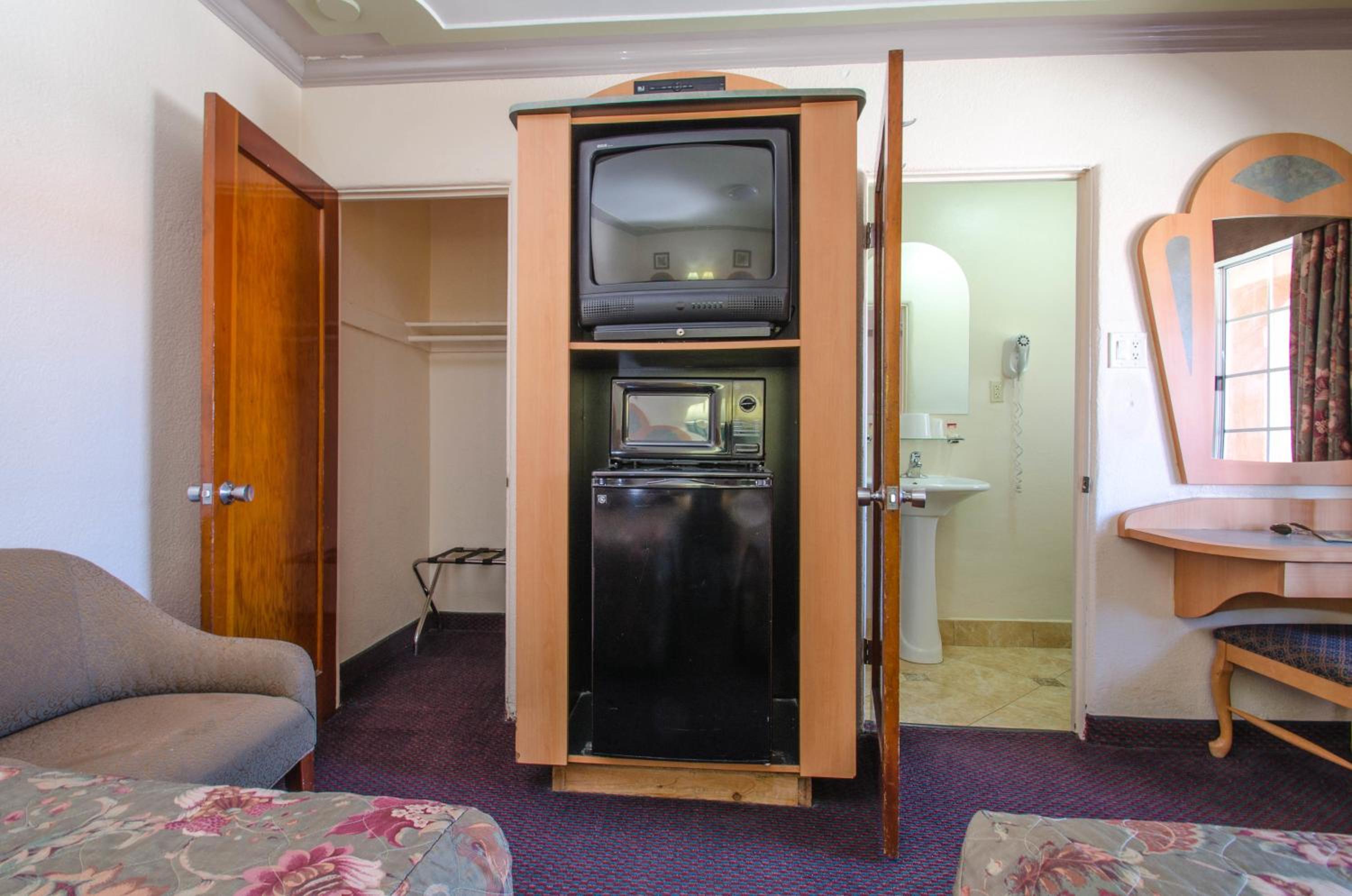 Double Room - Photo 2