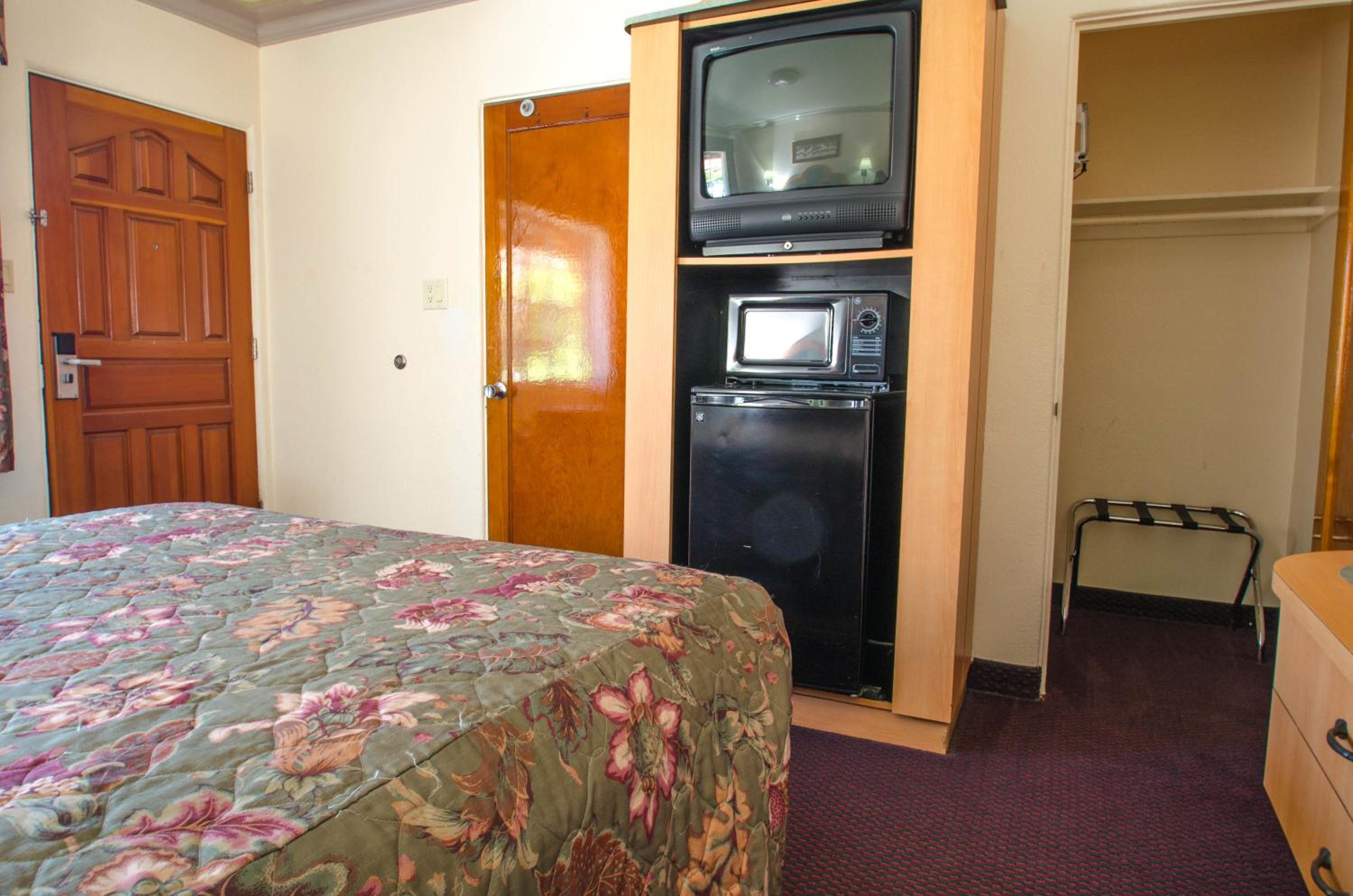 Queen Room - Photo 3