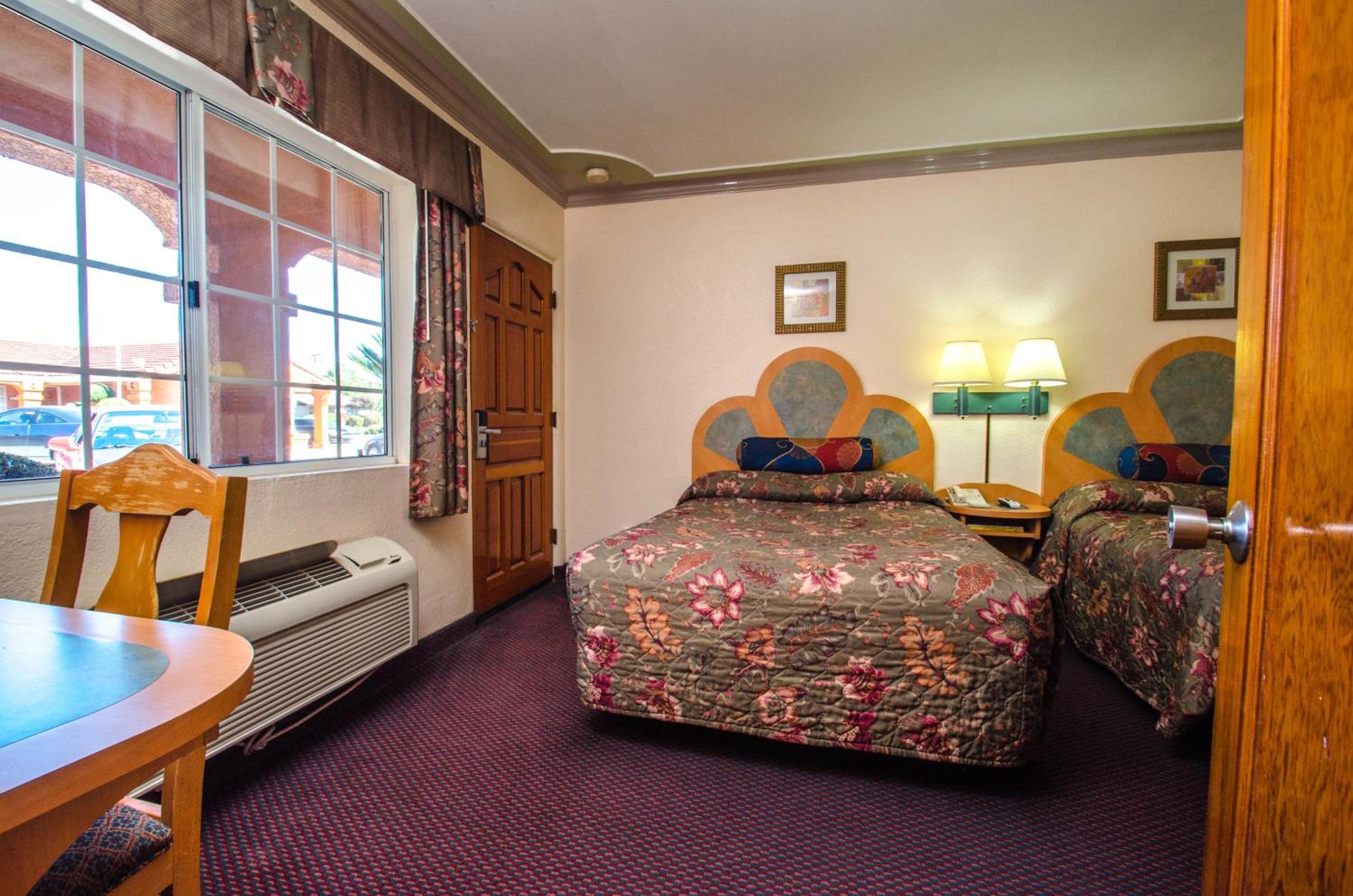 Double Room - Photo 4