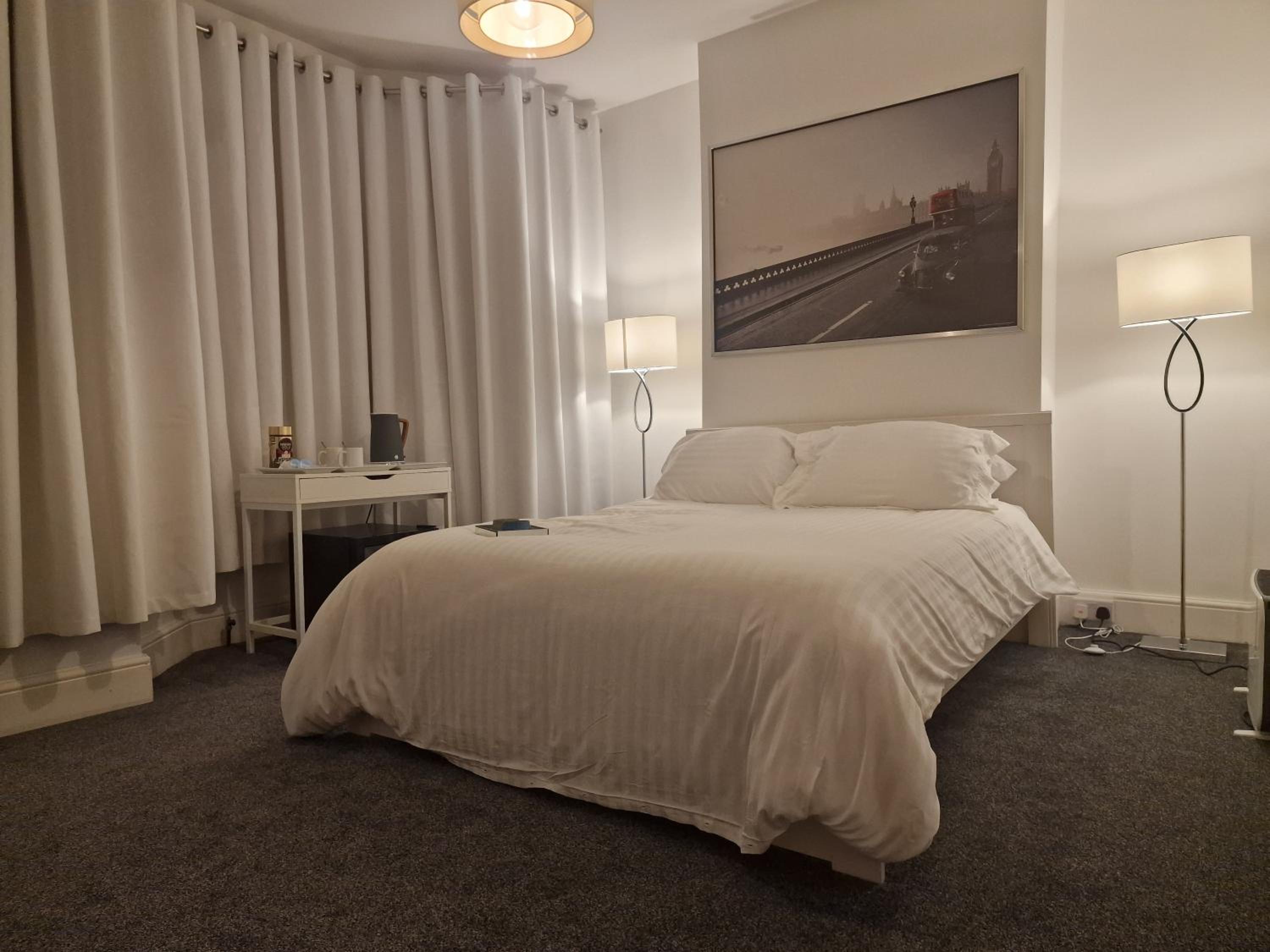 Deluxe King Room photo 3