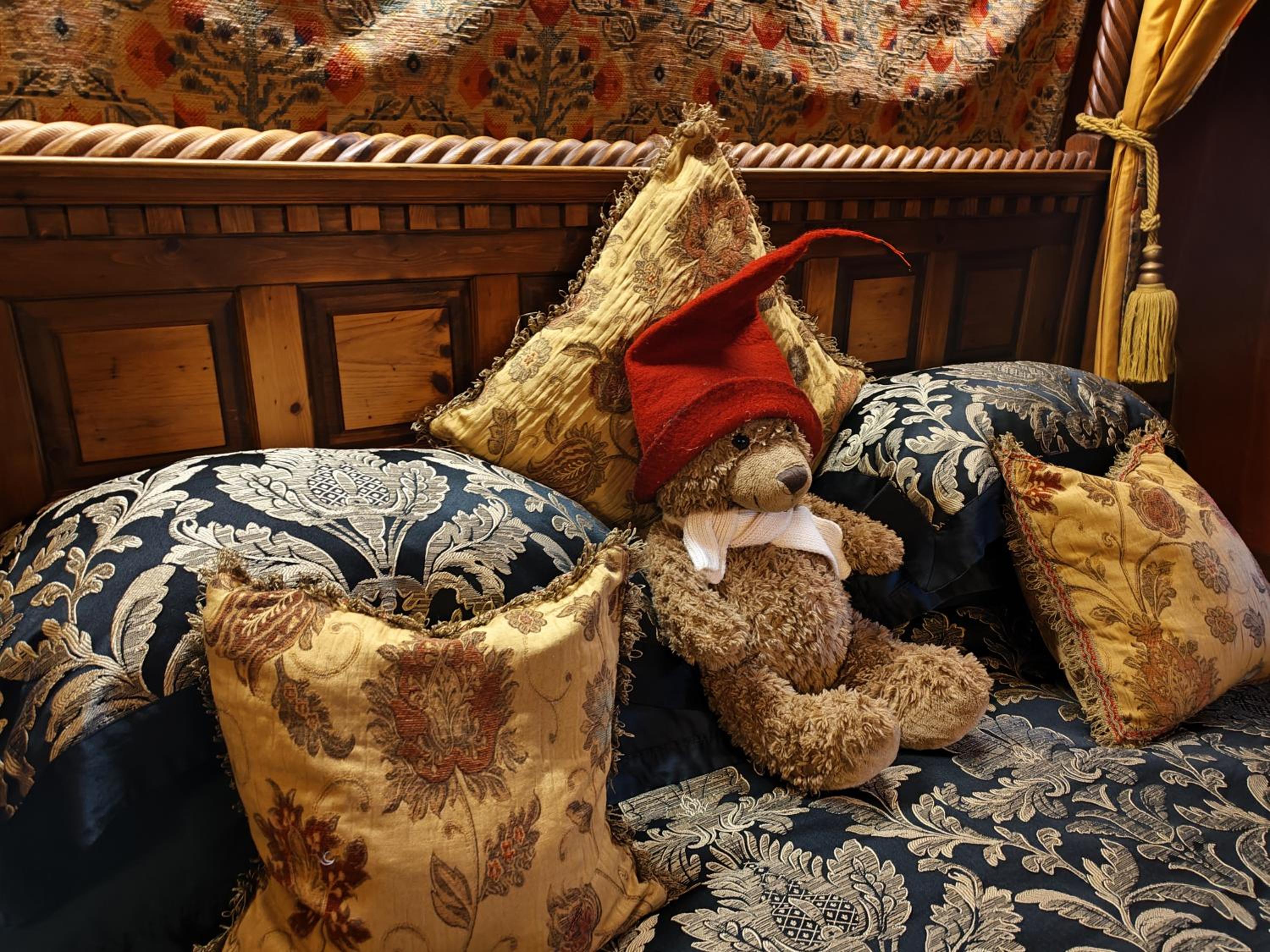 Large Luxury Four Poster Suite - Photo 15