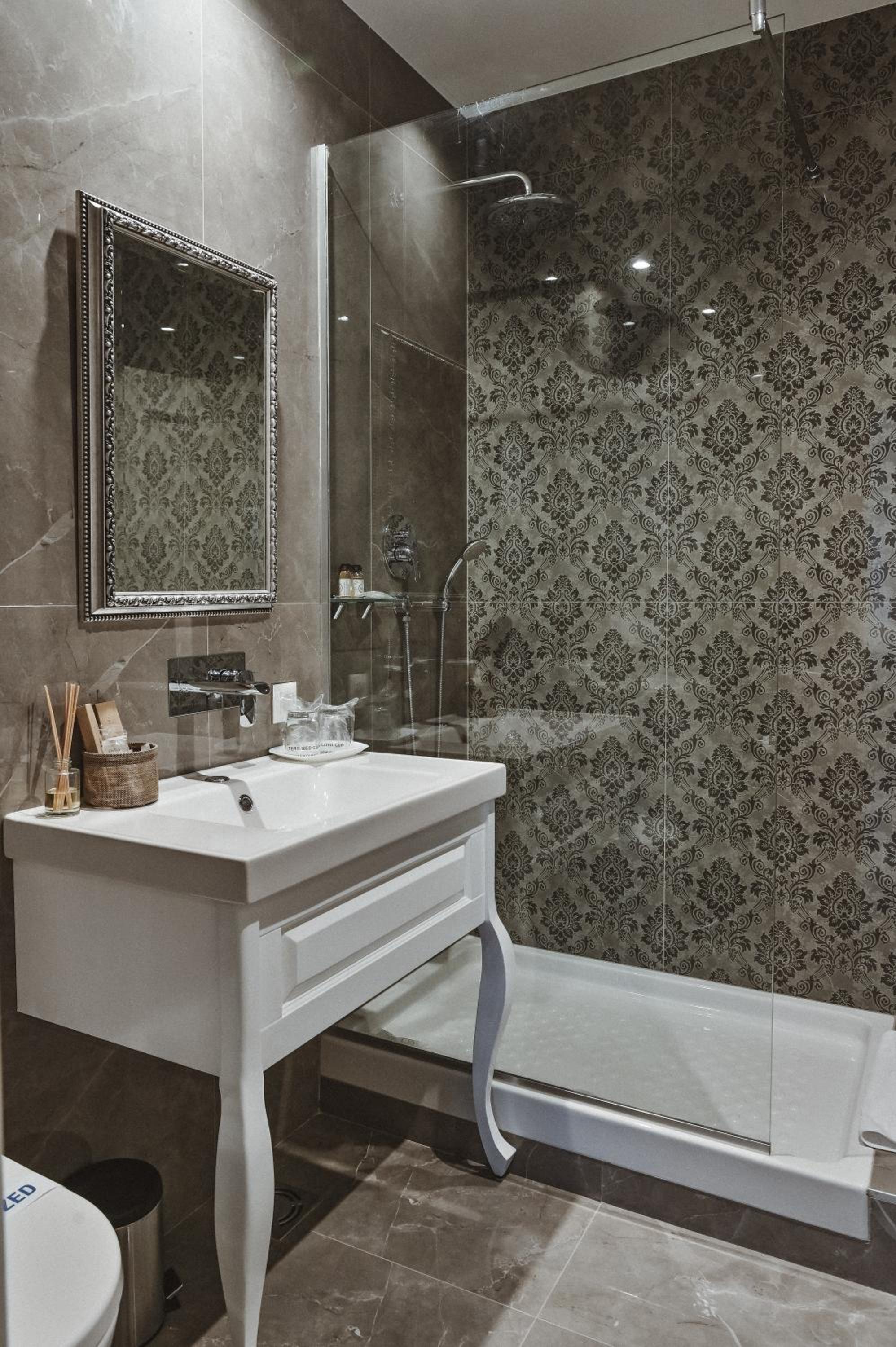 Twin Room with Bathroom photo 2