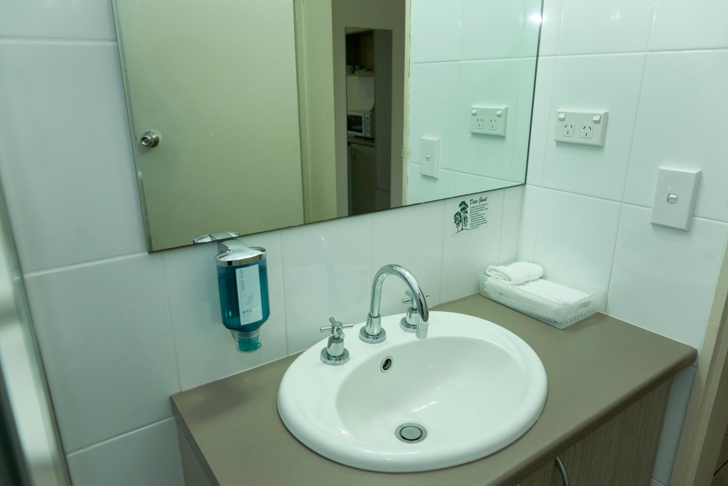 Standard Twin Room photo 2