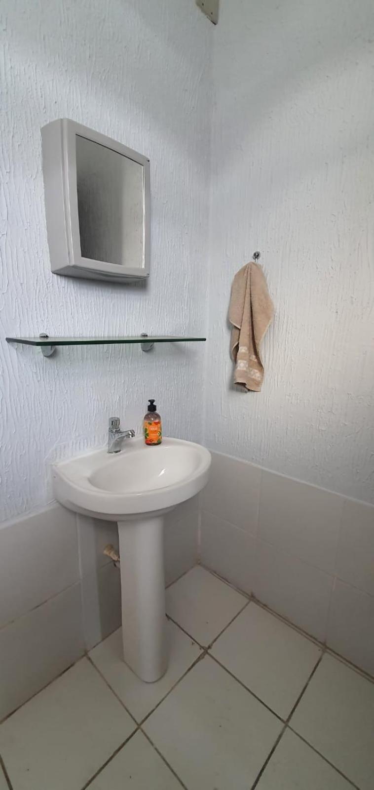 Family Room with Private Bathroom - Photo 8