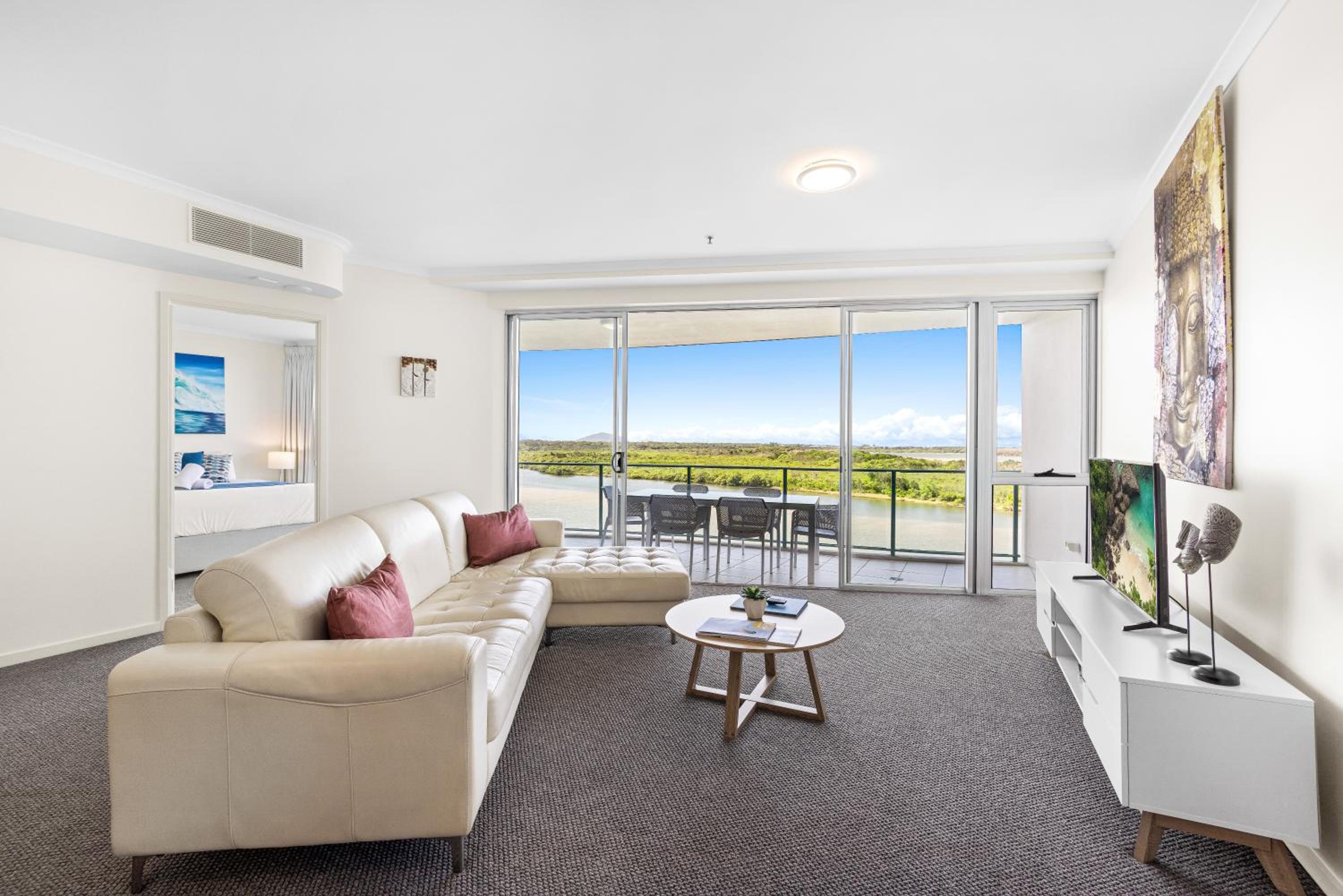 Two-Bedroom Premium Apartment with Water Views photo 2