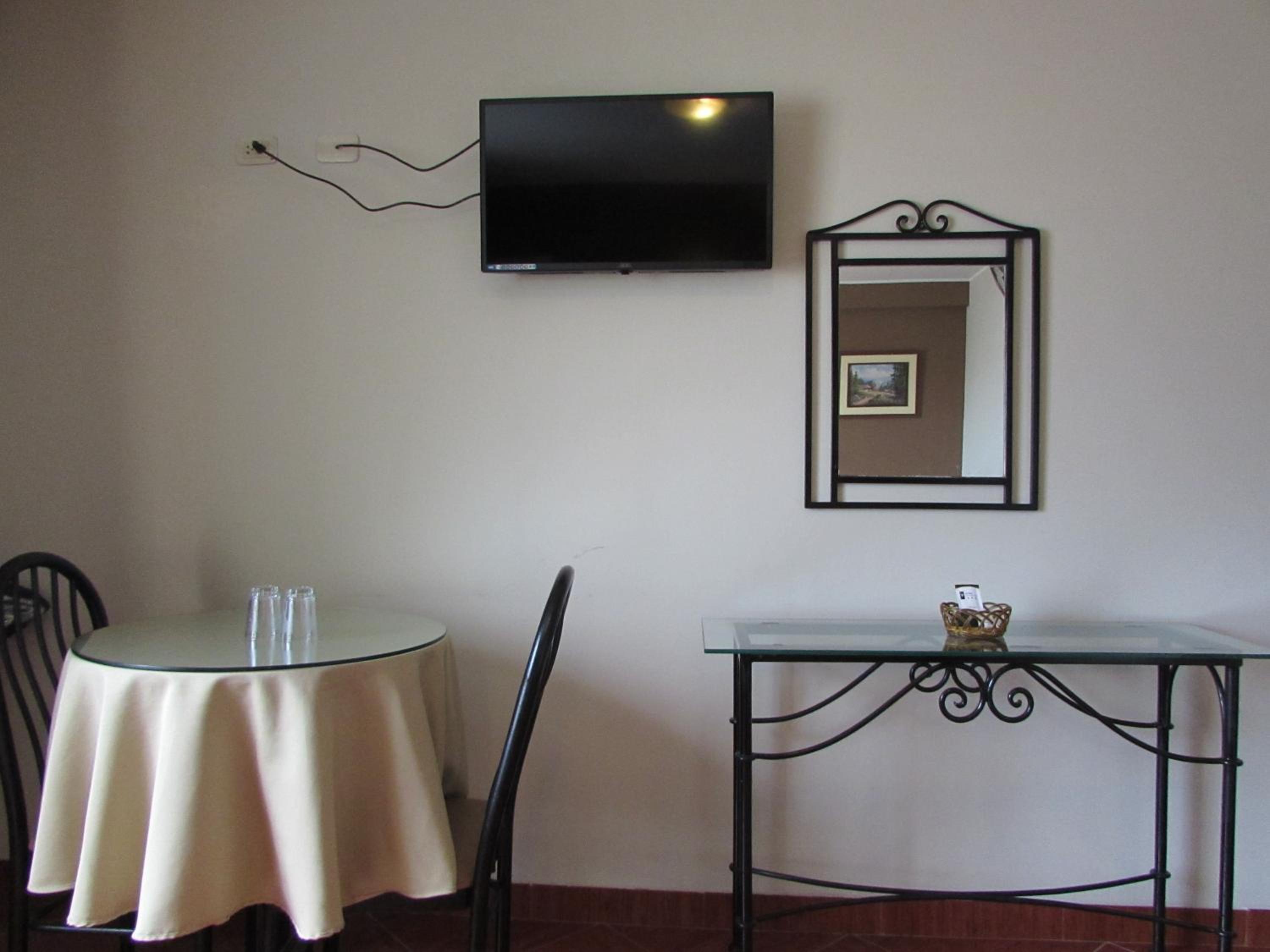 Double Room - Photo 3