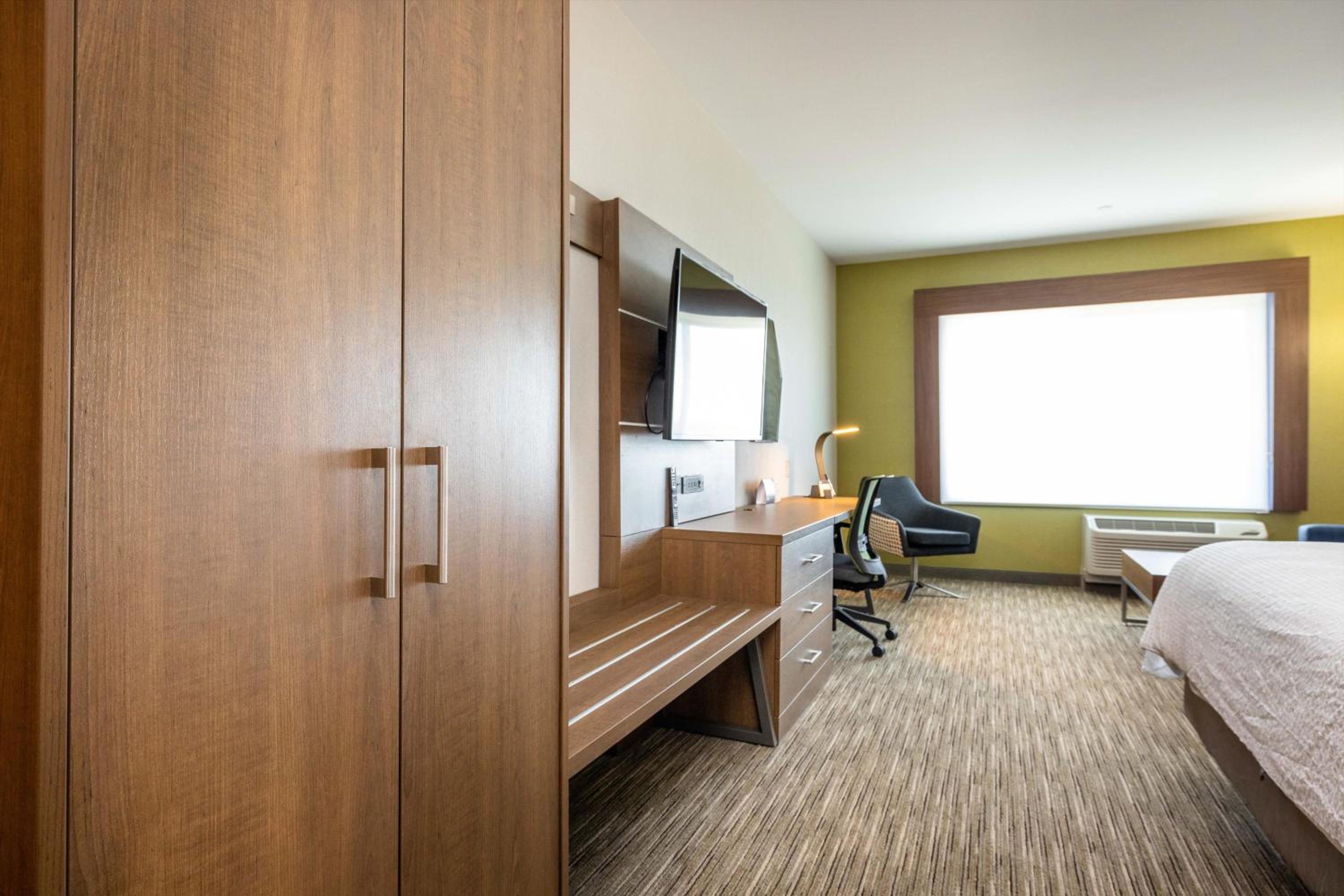 King Suite with Sofa Bed - Photo 10