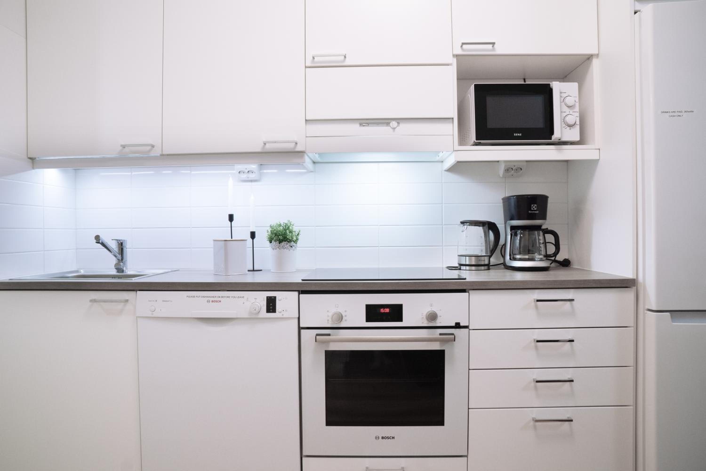 Studio Apartment - Photo 17