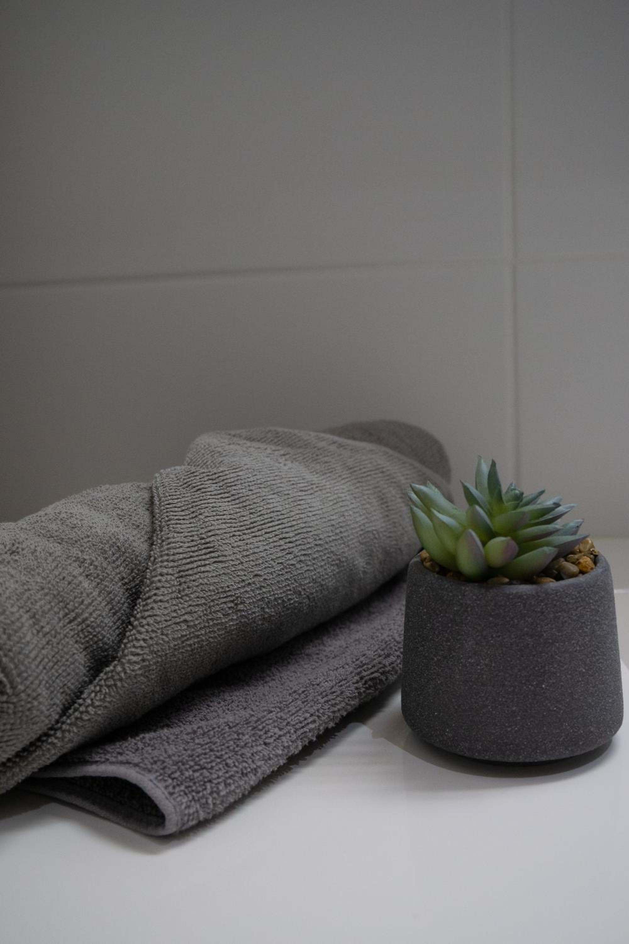 Studio Apartment - Photo 18