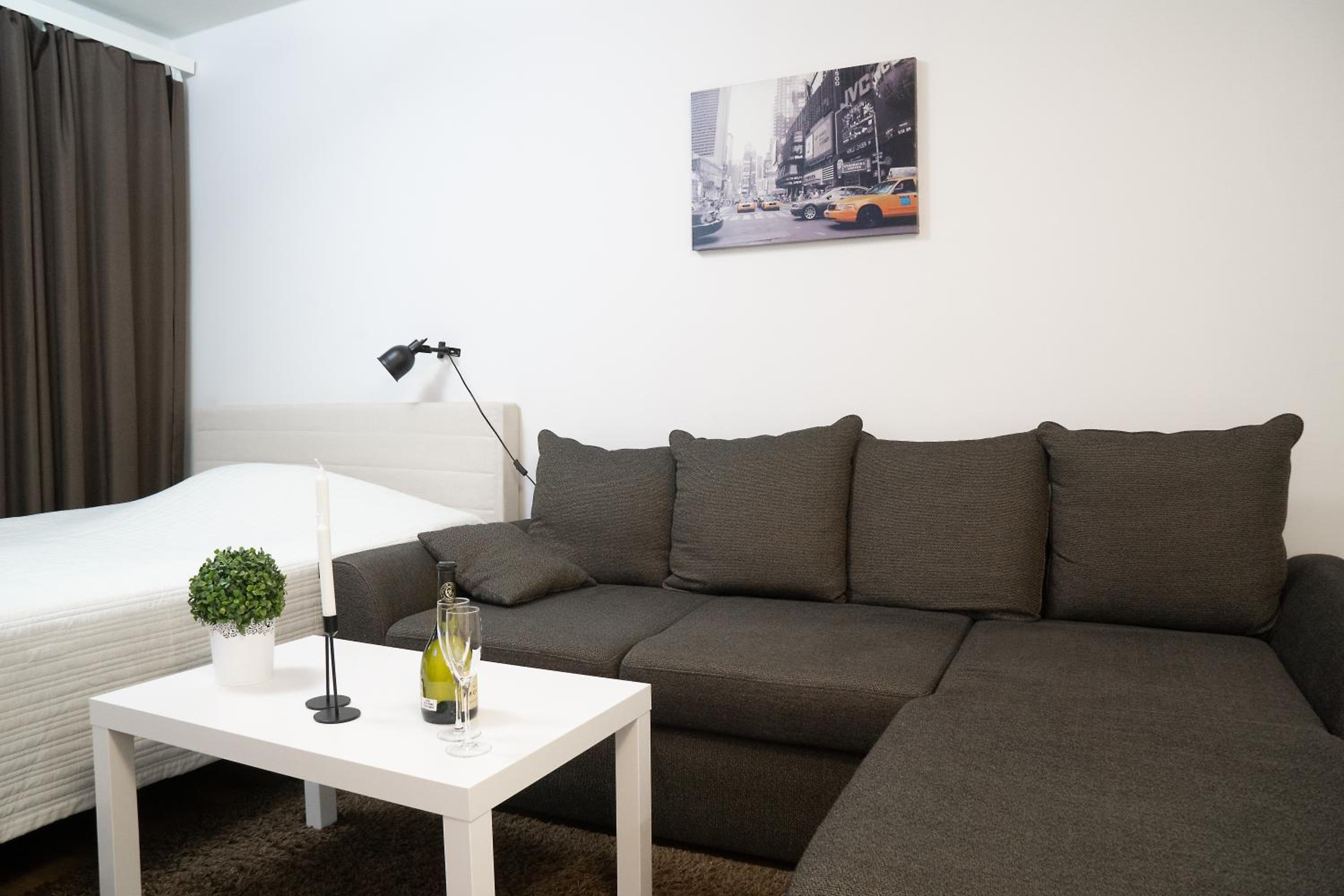 Studio Apartment - Photo 19