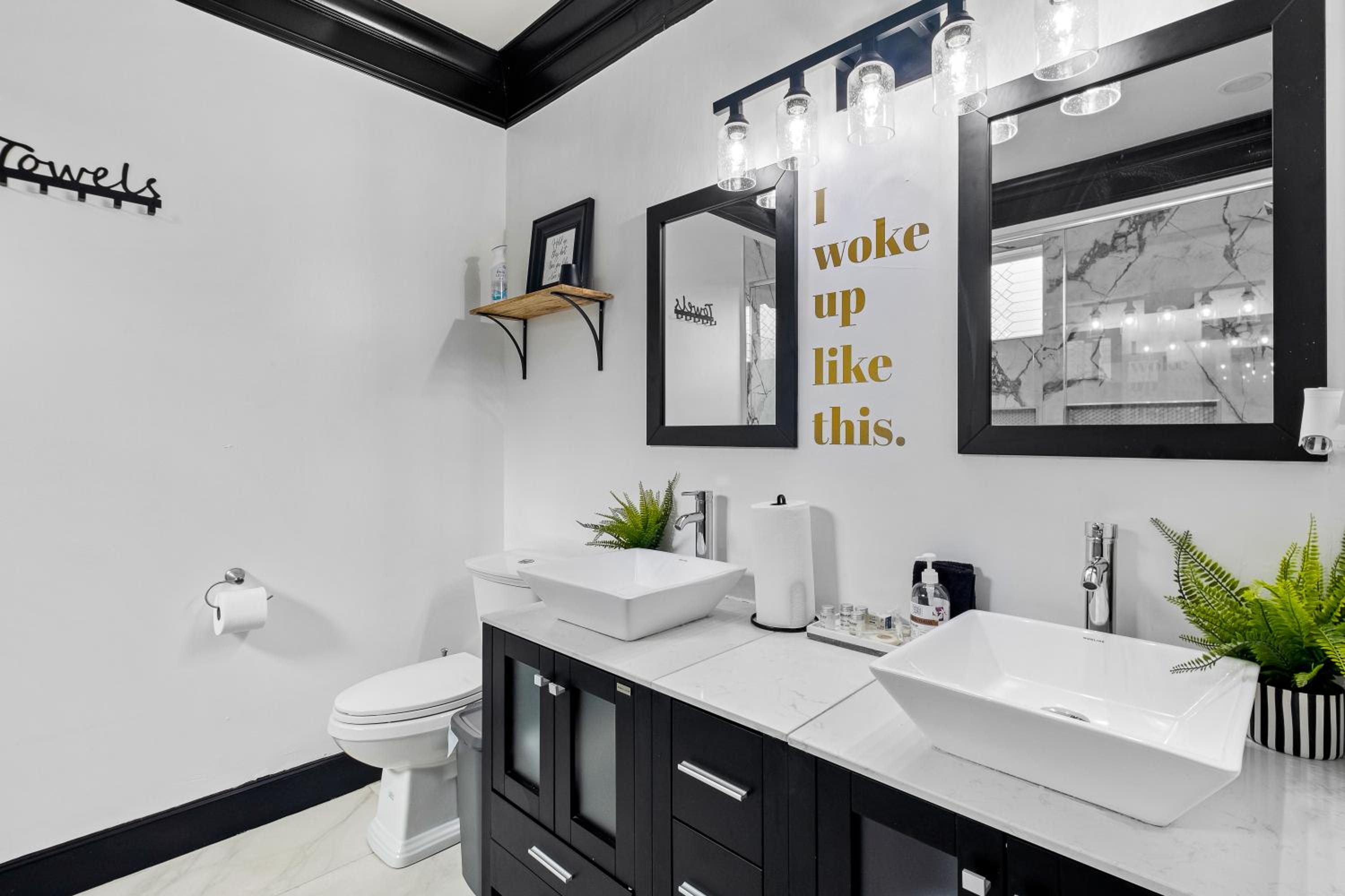 Three-Bedroom House - Photo 14