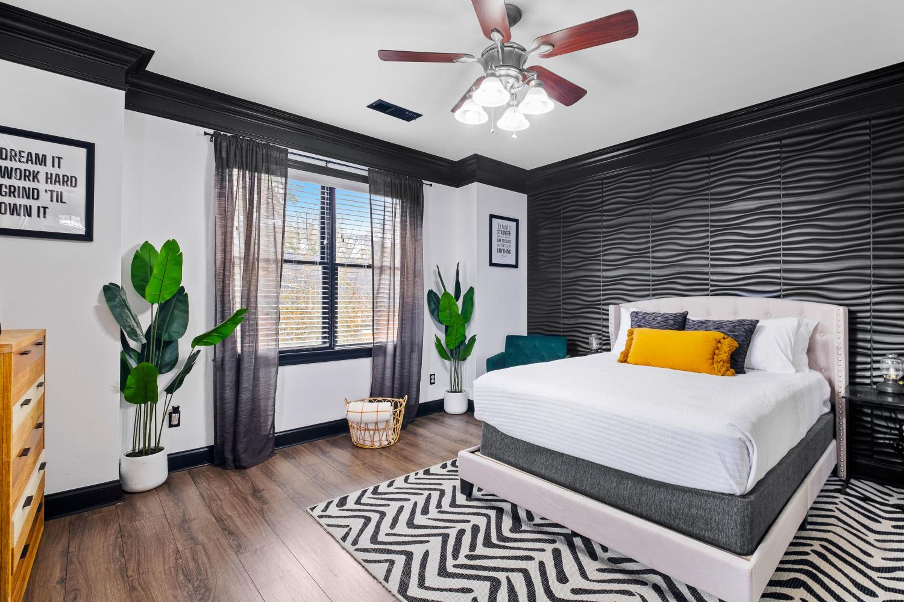 Three-Bedroom House - Photo 8