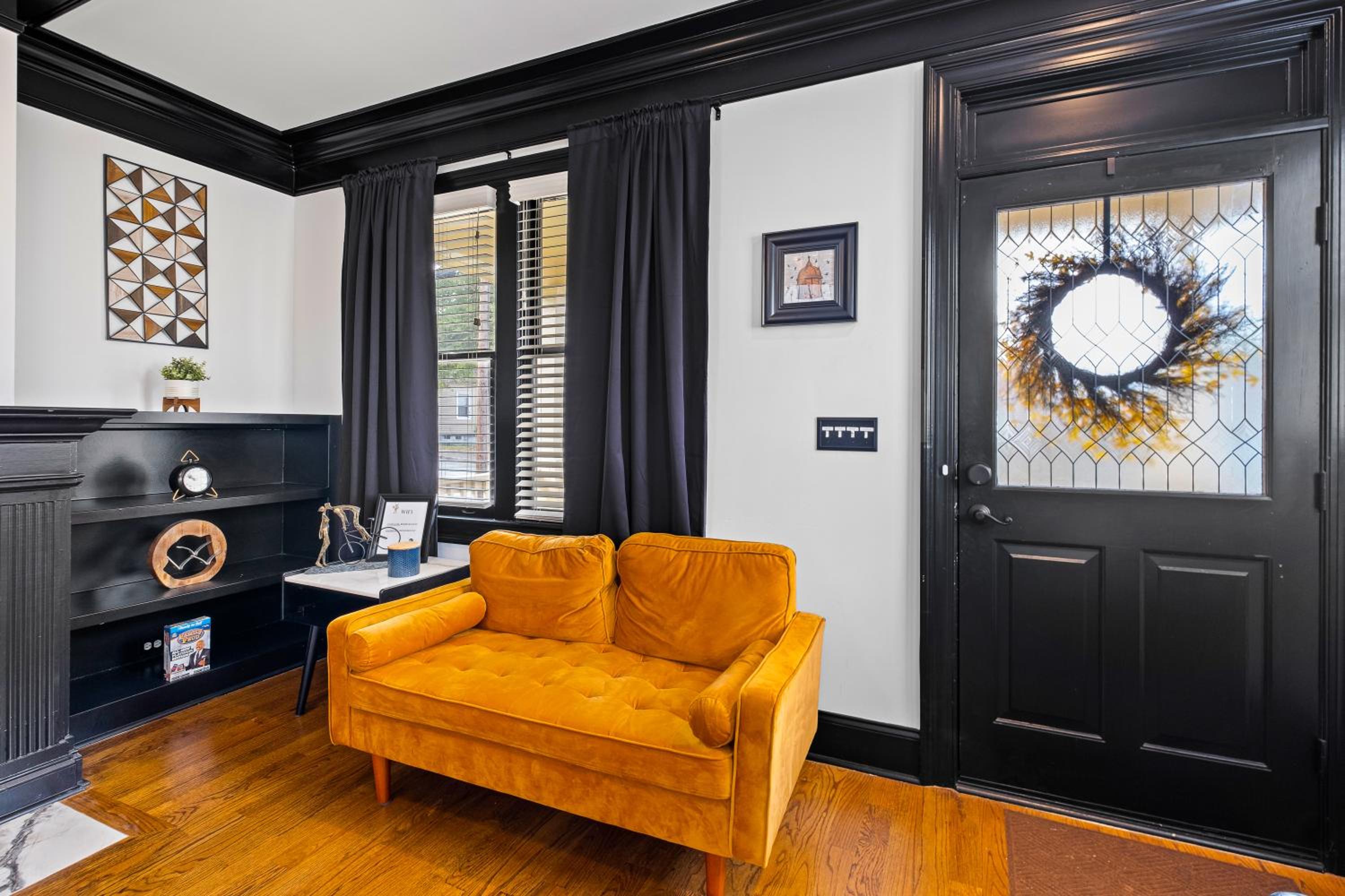 Three-Bedroom House - Photo 38
