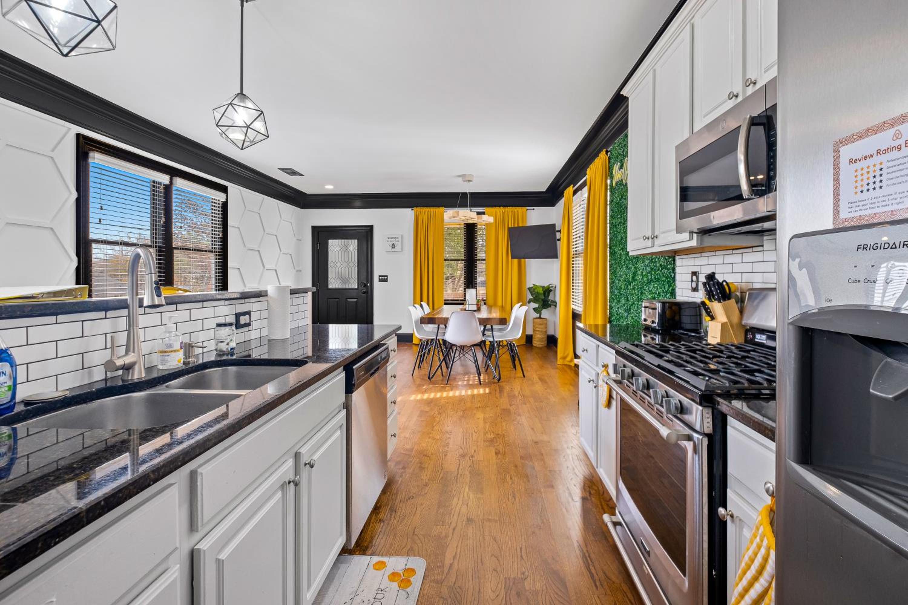 Three-Bedroom House - Photo 40