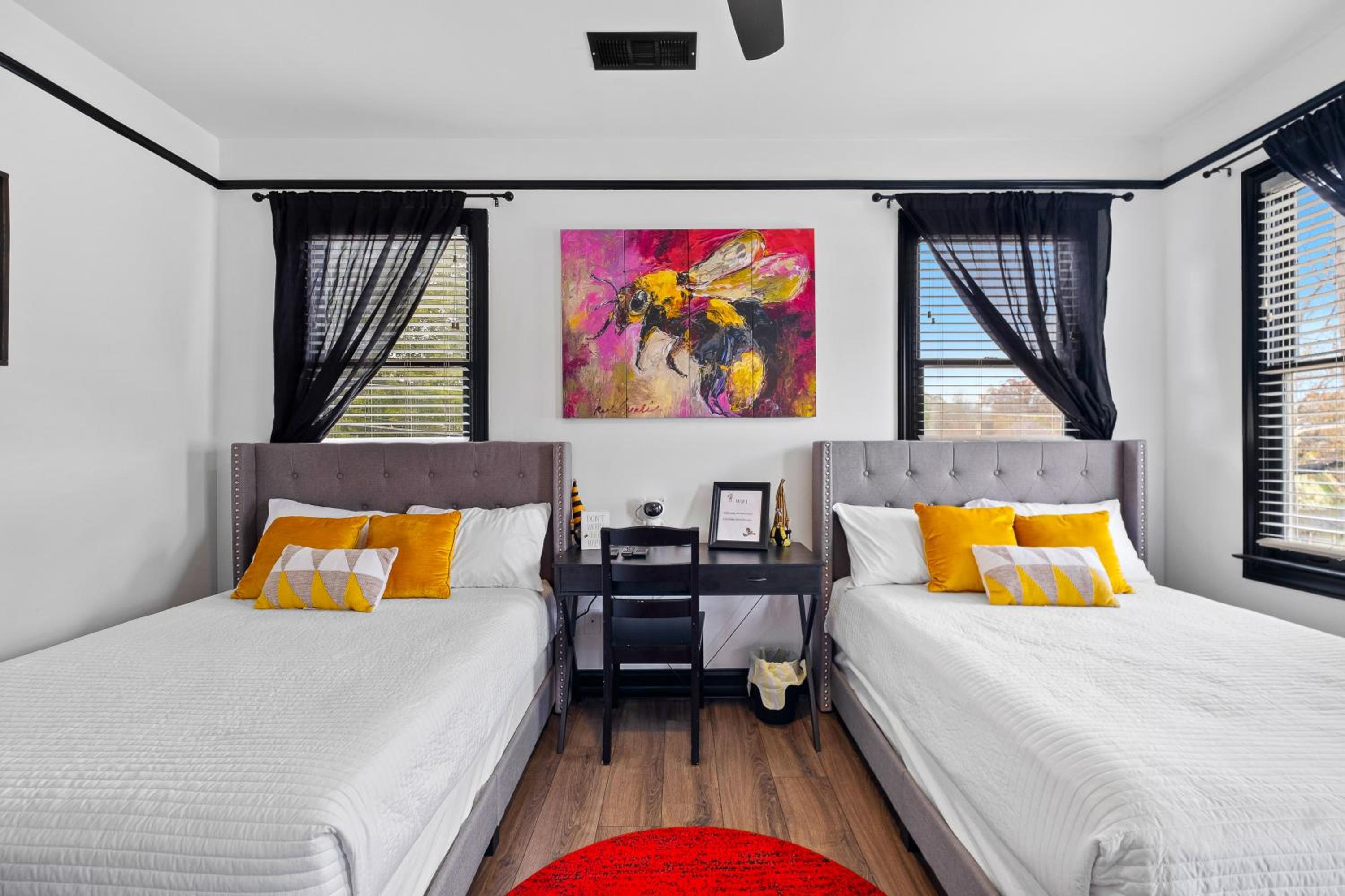 Three-Bedroom House - Photo 33