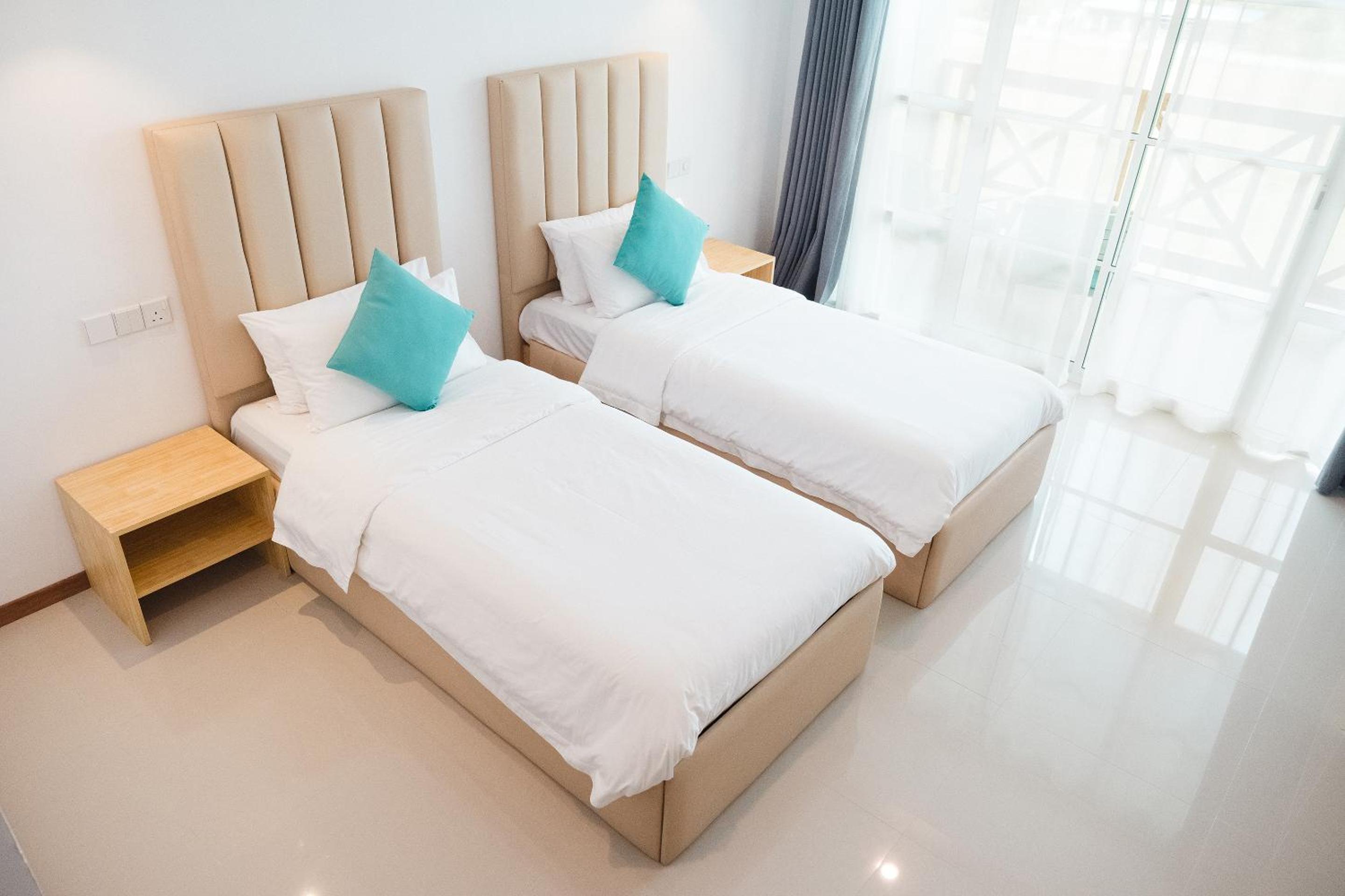 Deluxe Double Room with Balcony photo 3