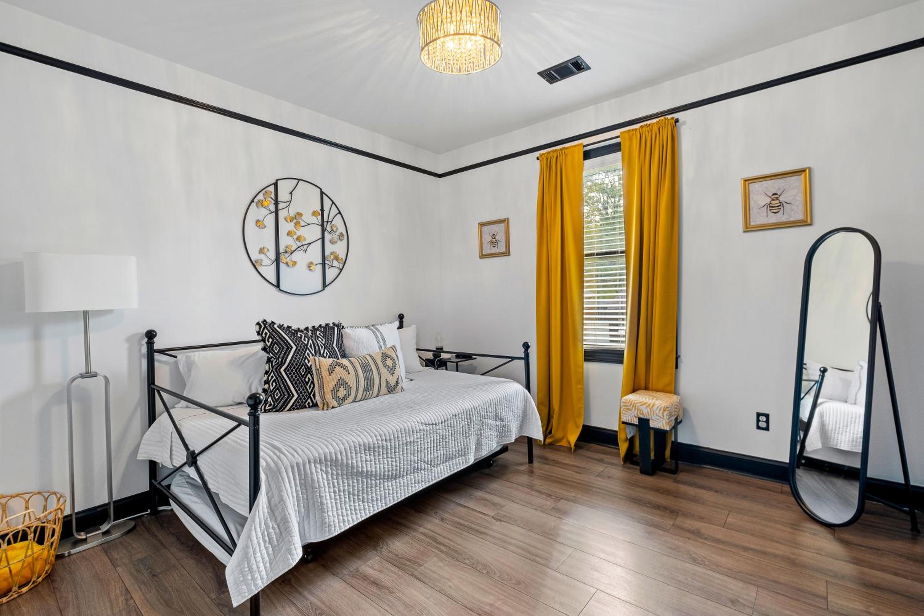 Three-Bedroom House - Photo 35