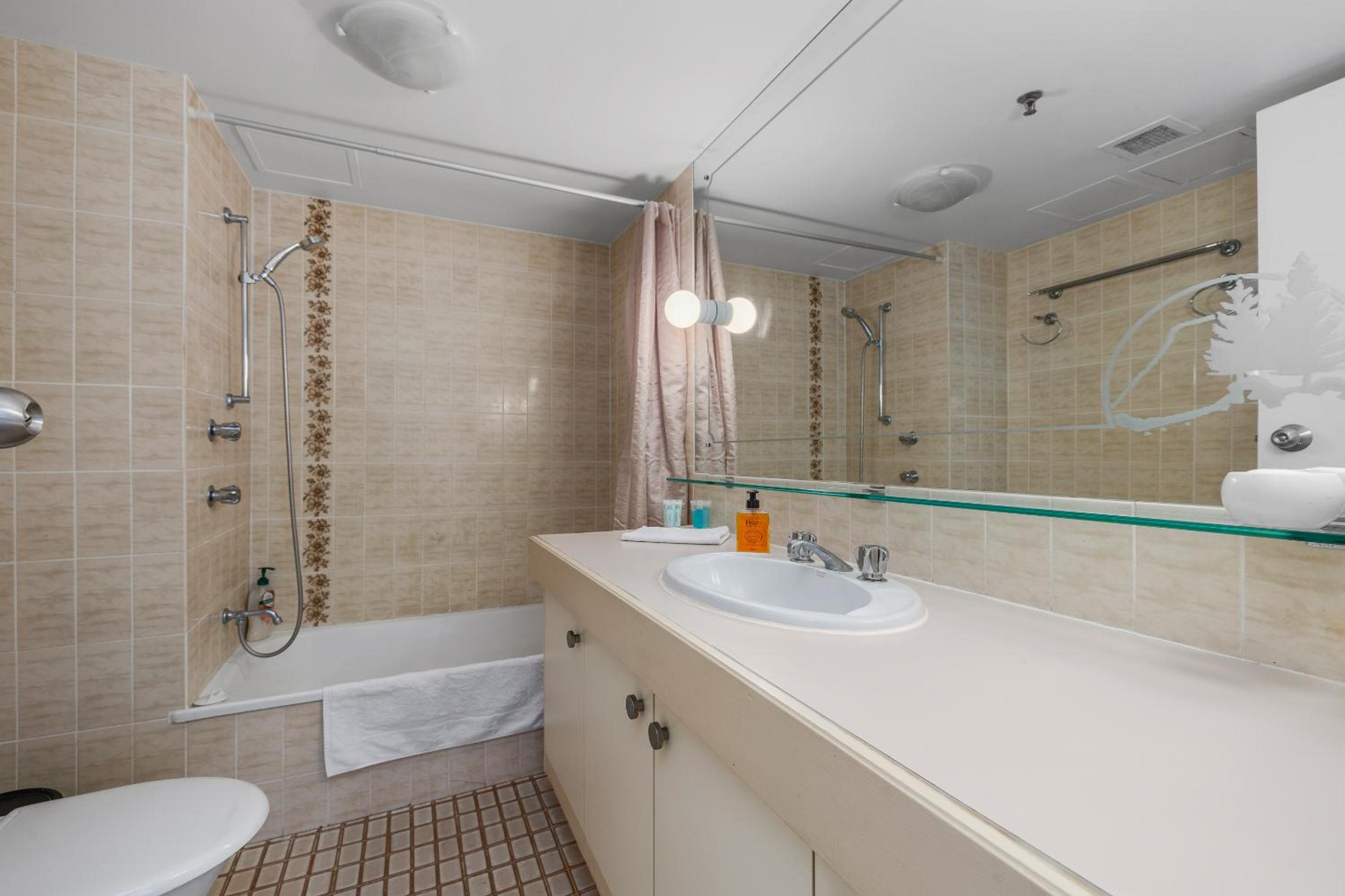 Day Time Explorer - 1 Bedroom Standard Apartment Ocean View, photo 6