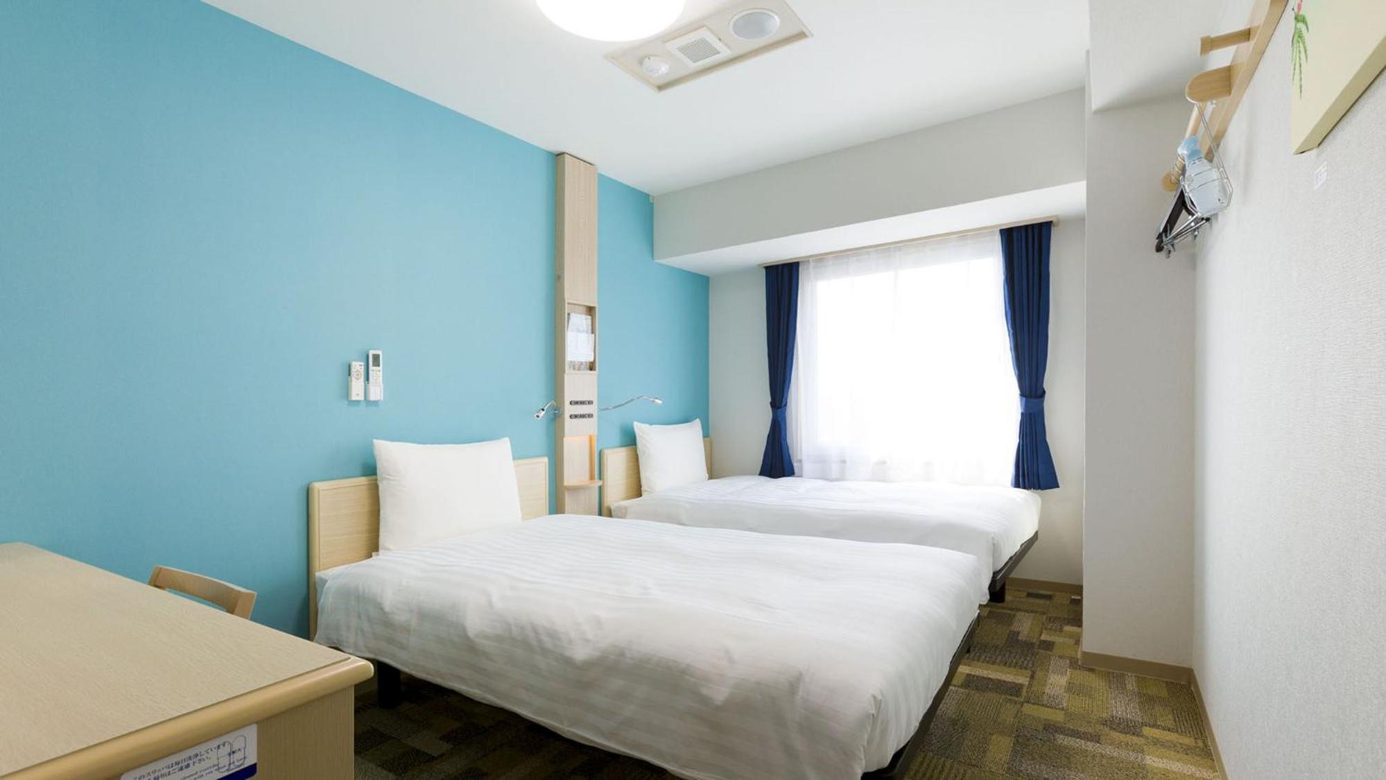 Twin Room - Smoking photo 1