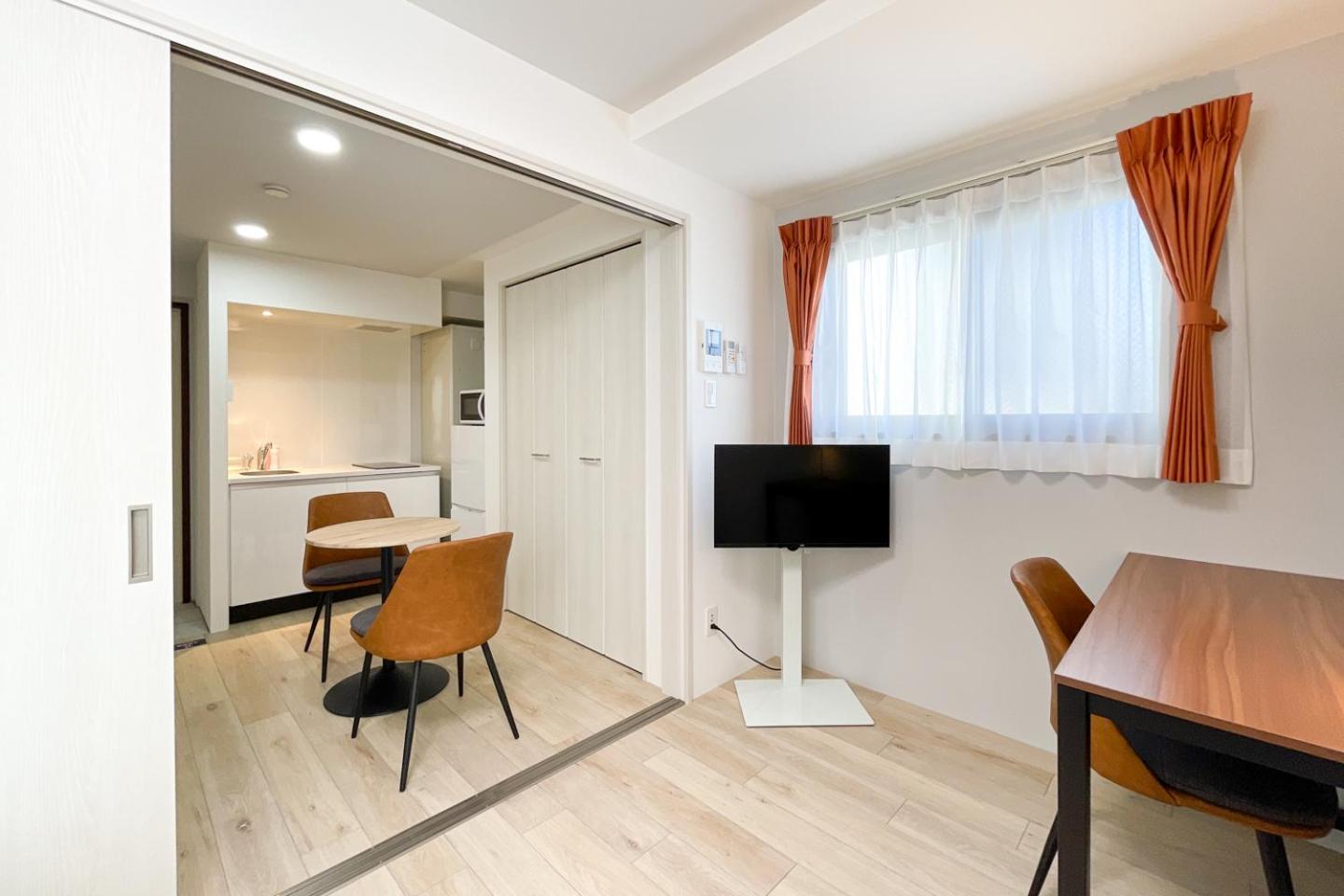 One-Bedroom Apartment photo 1